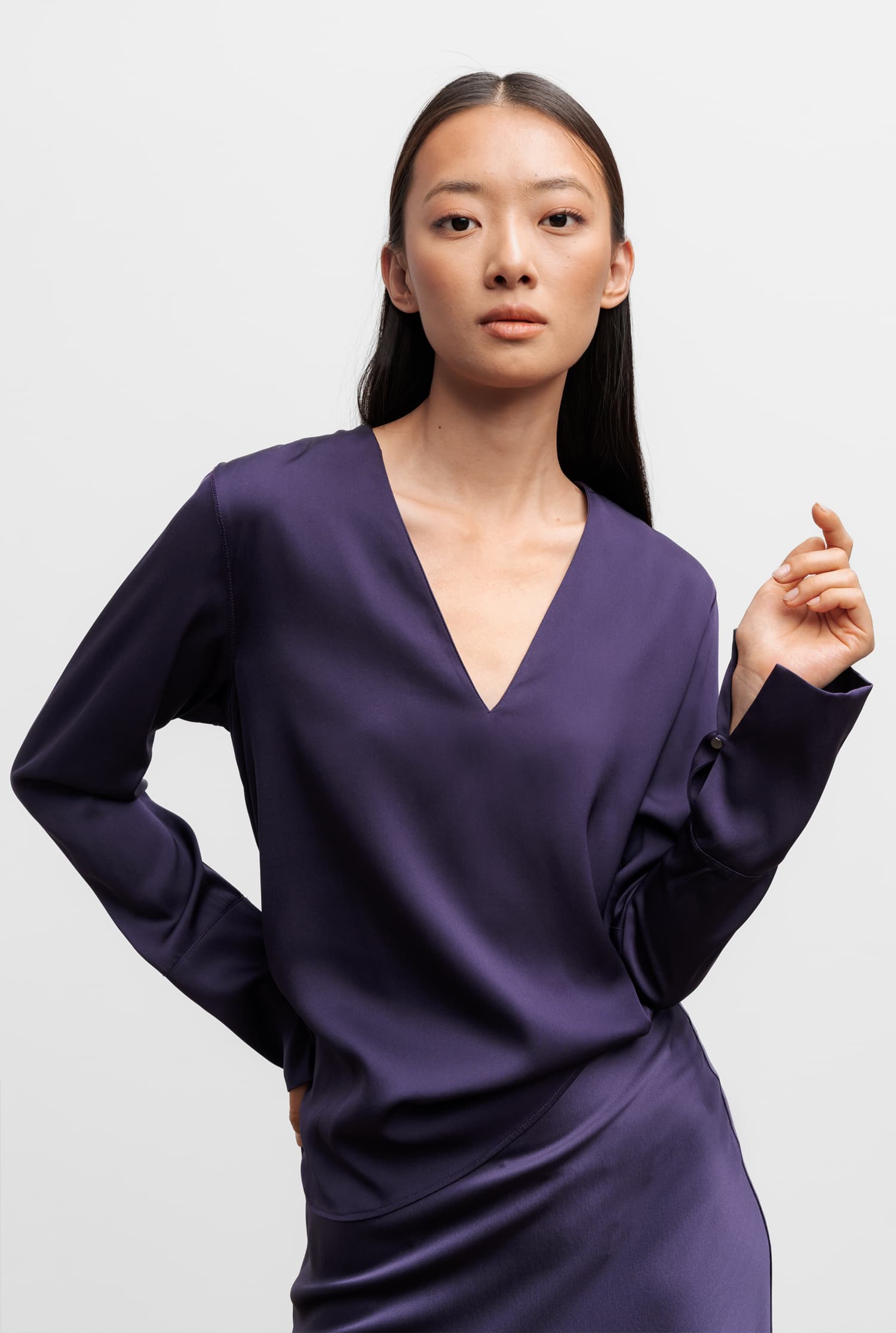 Kelly v-neck silk blouse plum