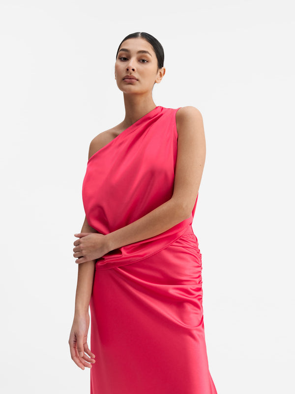 Model wearing Ahlvar Gallery Lacy satin tank bubblegum