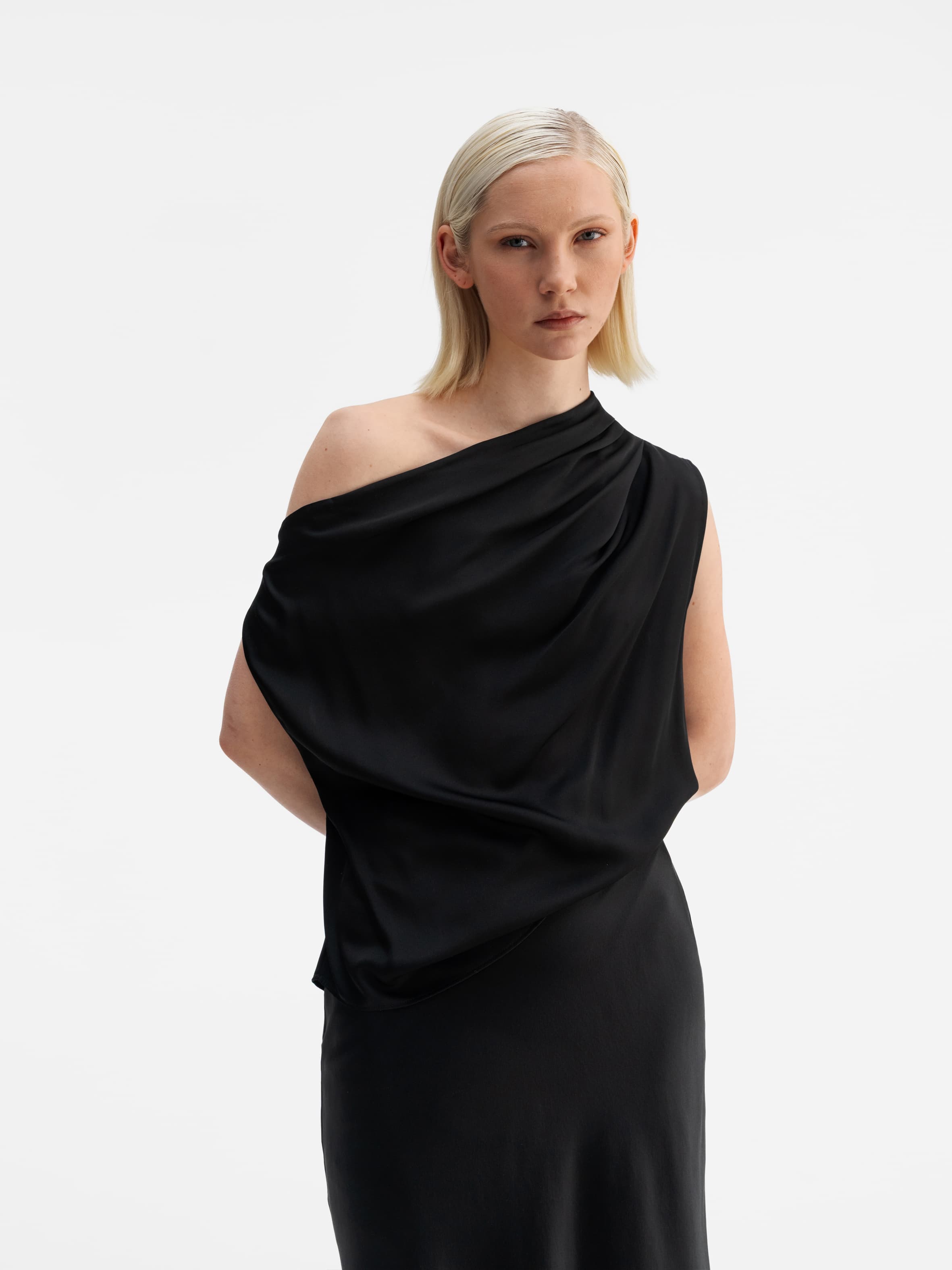 Lana silk tank black