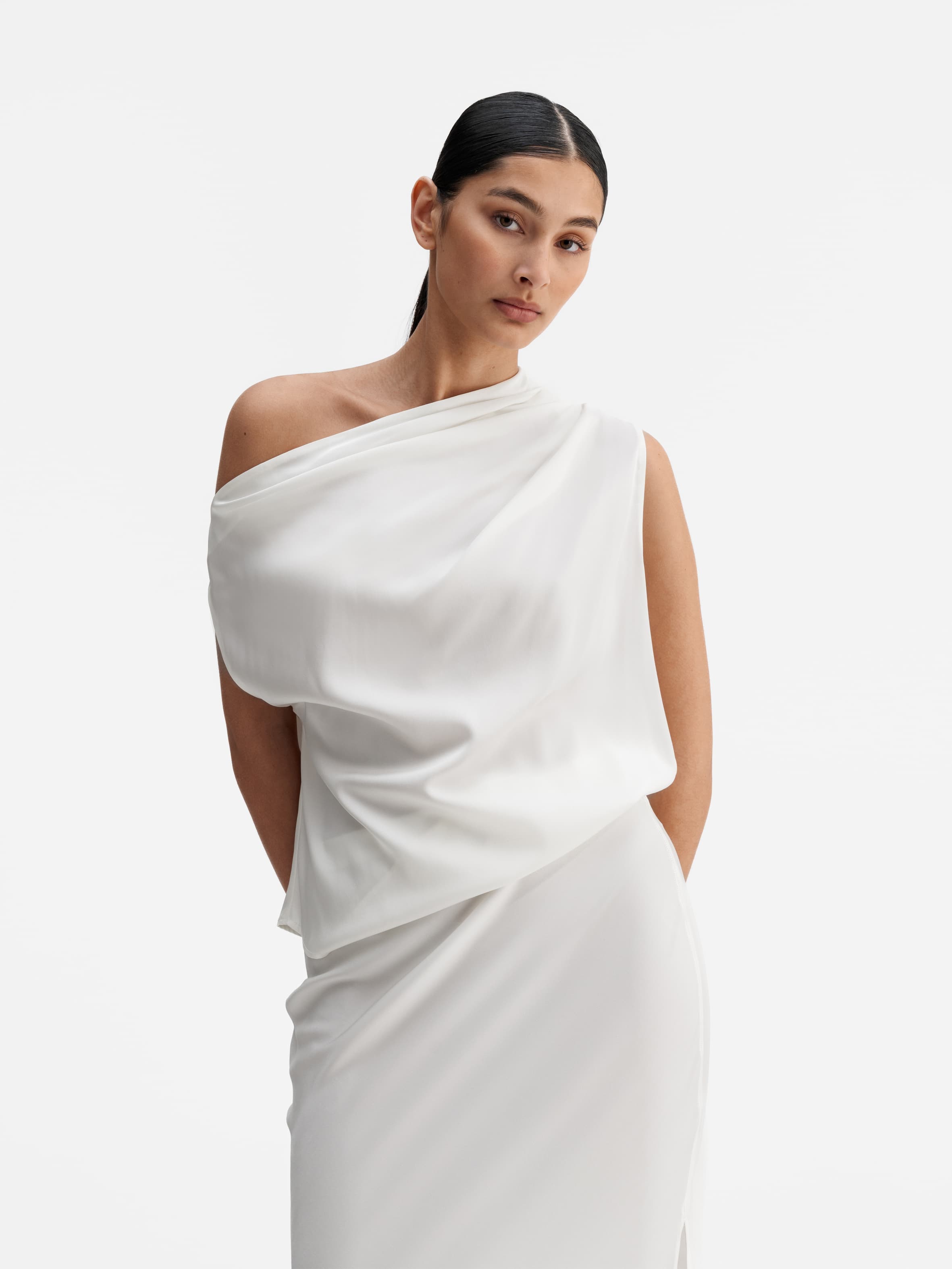 Model wearing Ahlvar Gallery Lana silk tank white