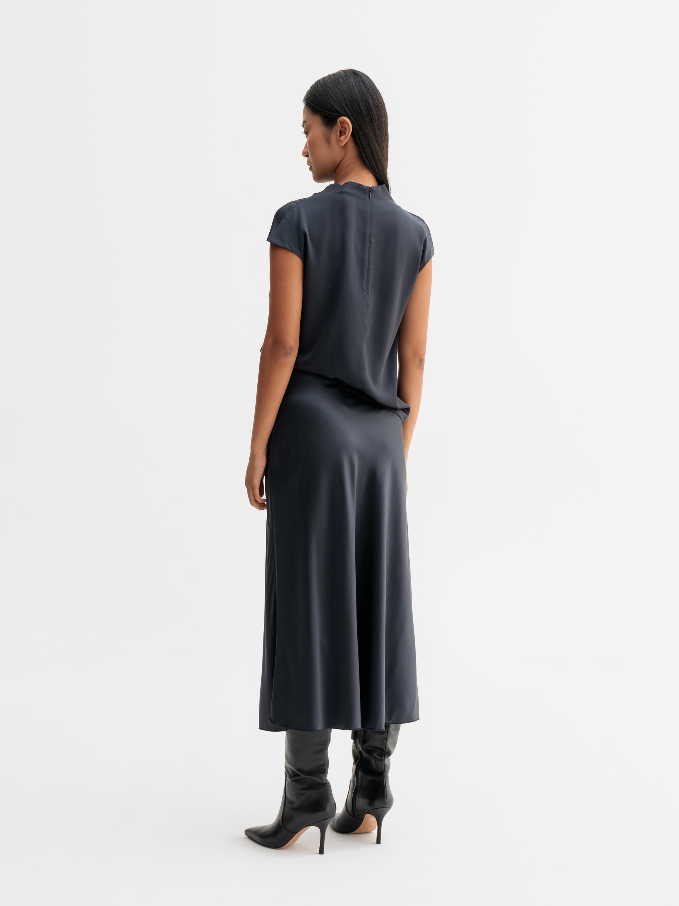 Back view of Ahlvar Gallery Lima silk top in Blue grey