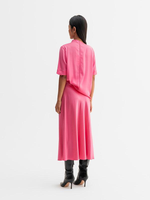 Back view of Ahlvar Gallery Lima silk tee in Pink