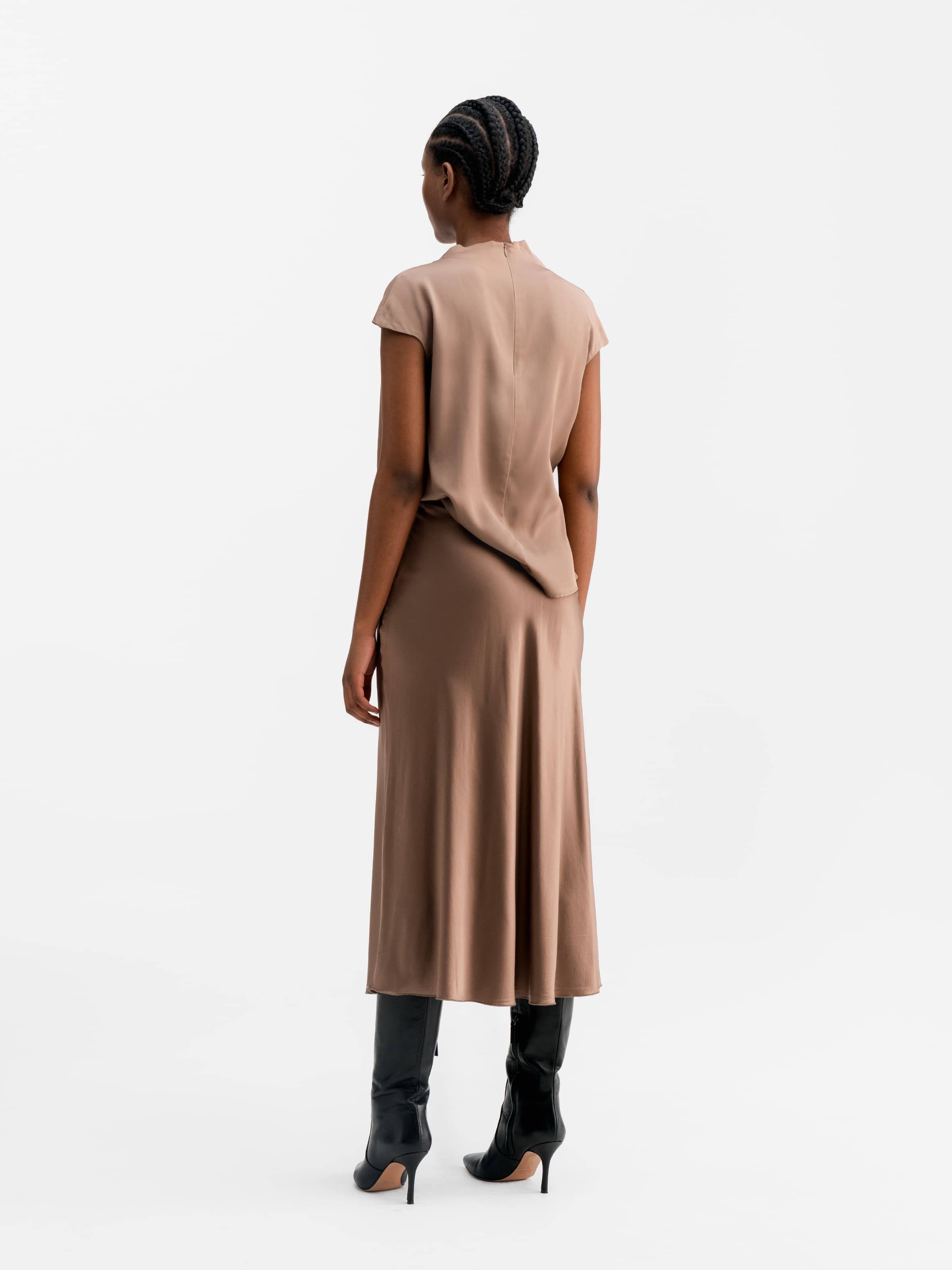 Hana satin silk skirt sand