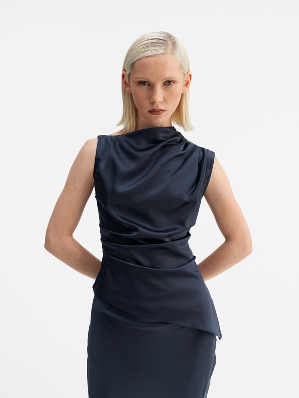 Model wearing Ahlvar Gallery Lizi satin tank blue grey