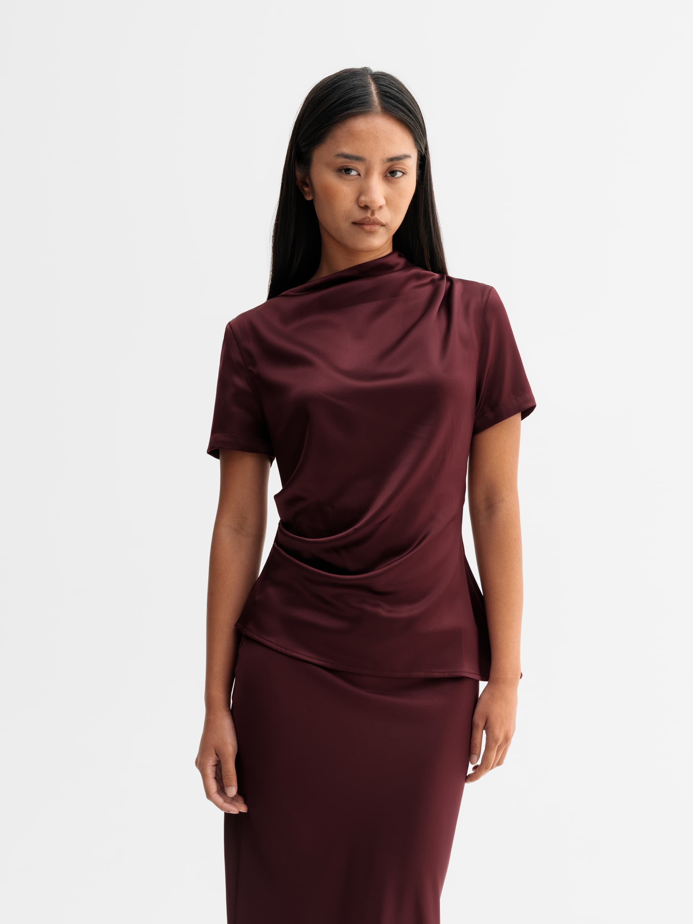 Lizi satin tee burgundy