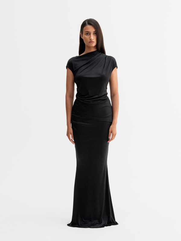 Model wearing Ahlvar Gallery Lizi jersey top in Black