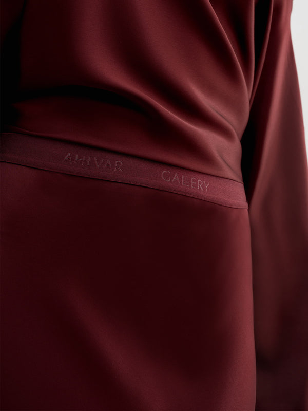 Hana short satin skirt burgundy