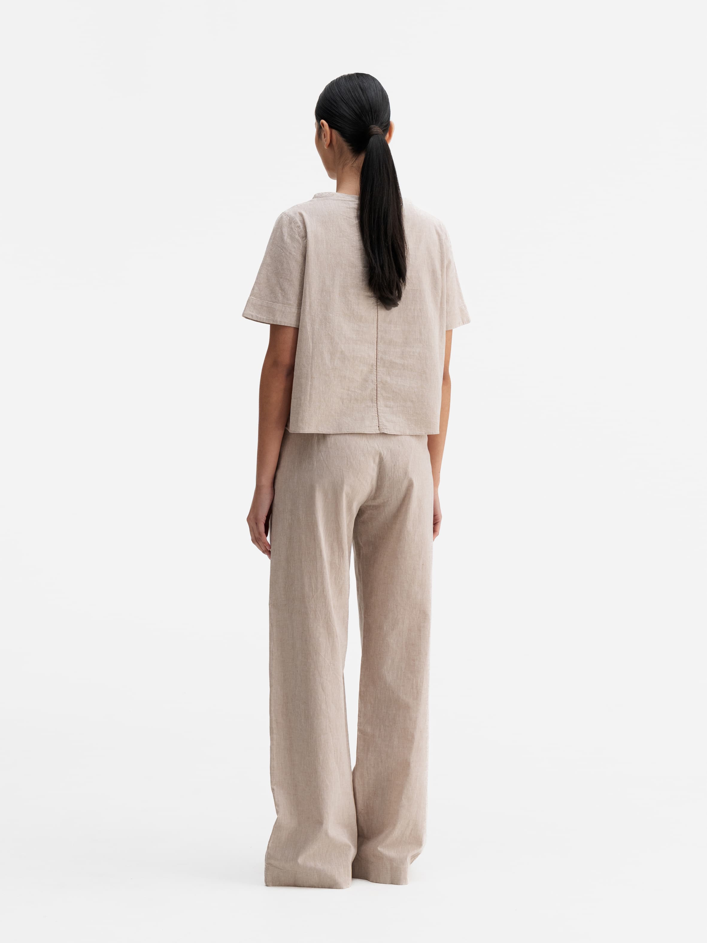 Back view of Ahlvar Gallery Lola linen tee cream