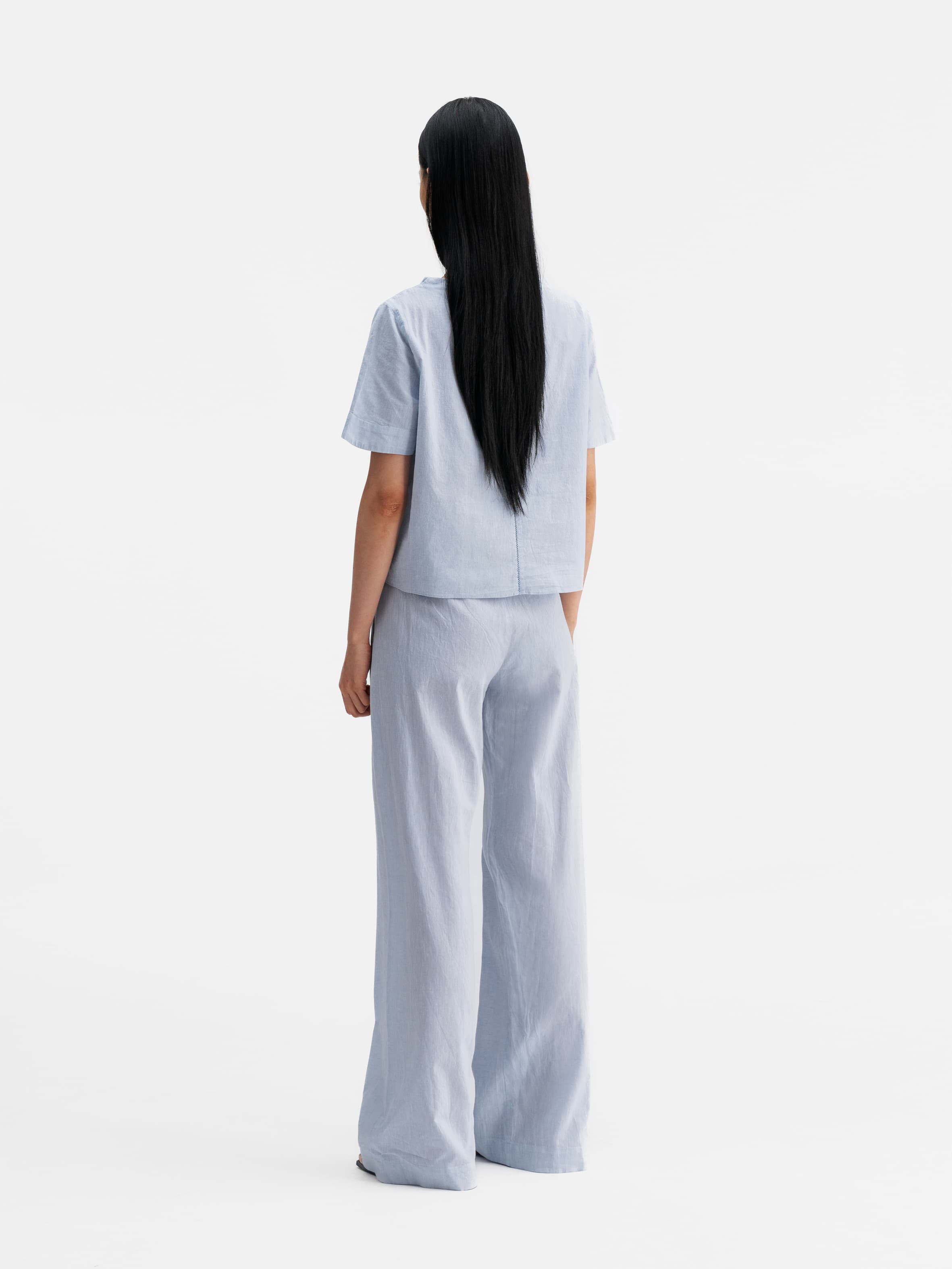 Back view of Ahlvar Gallery Lola linen tee denim blue
