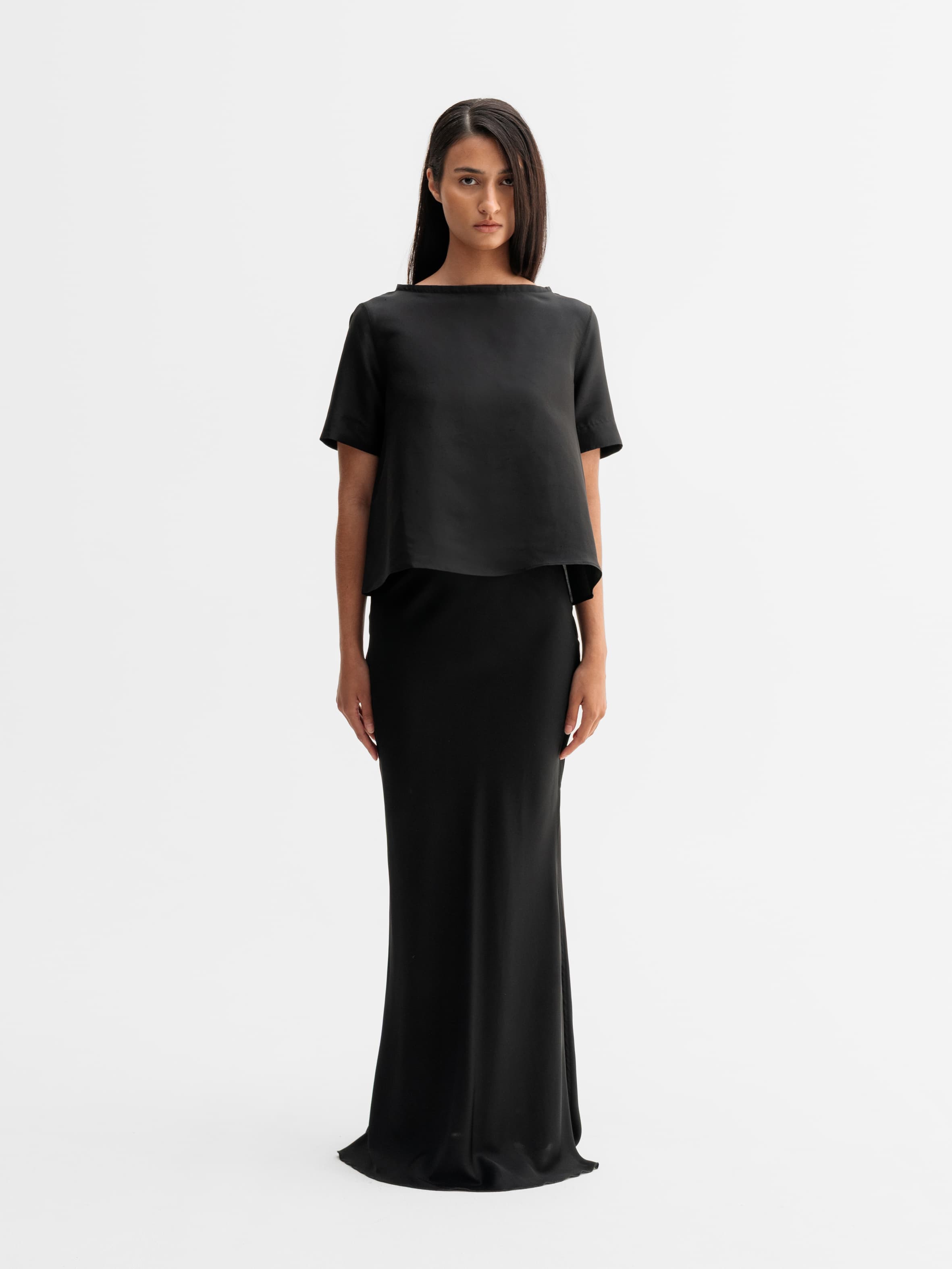 Loni silk tee black