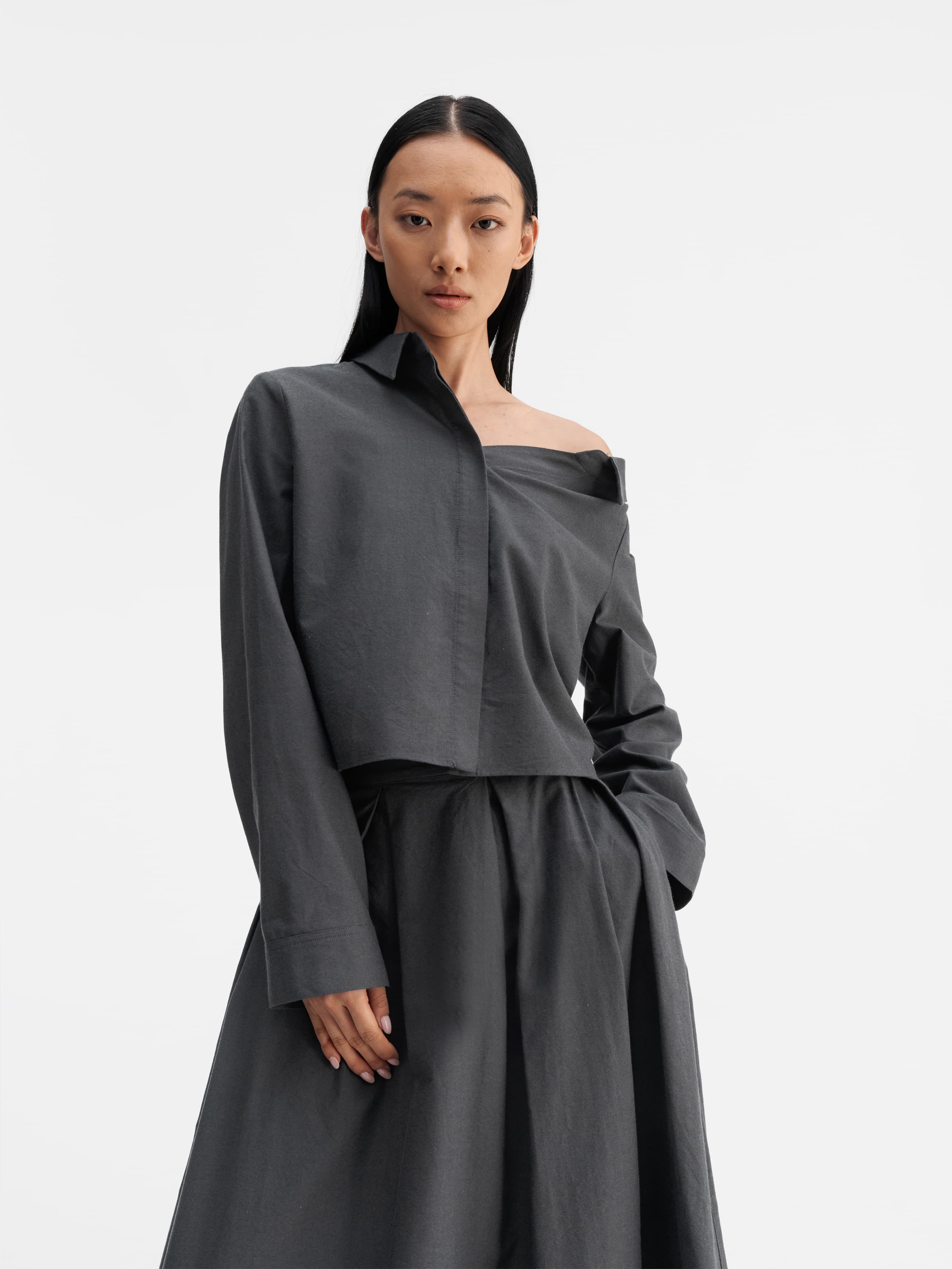 Mia off-shoulder oxford shirt dark grey