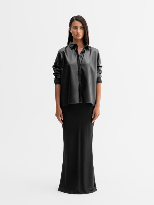 Model wearing Ahlvar Gallery Mia PU leather shirt in Black