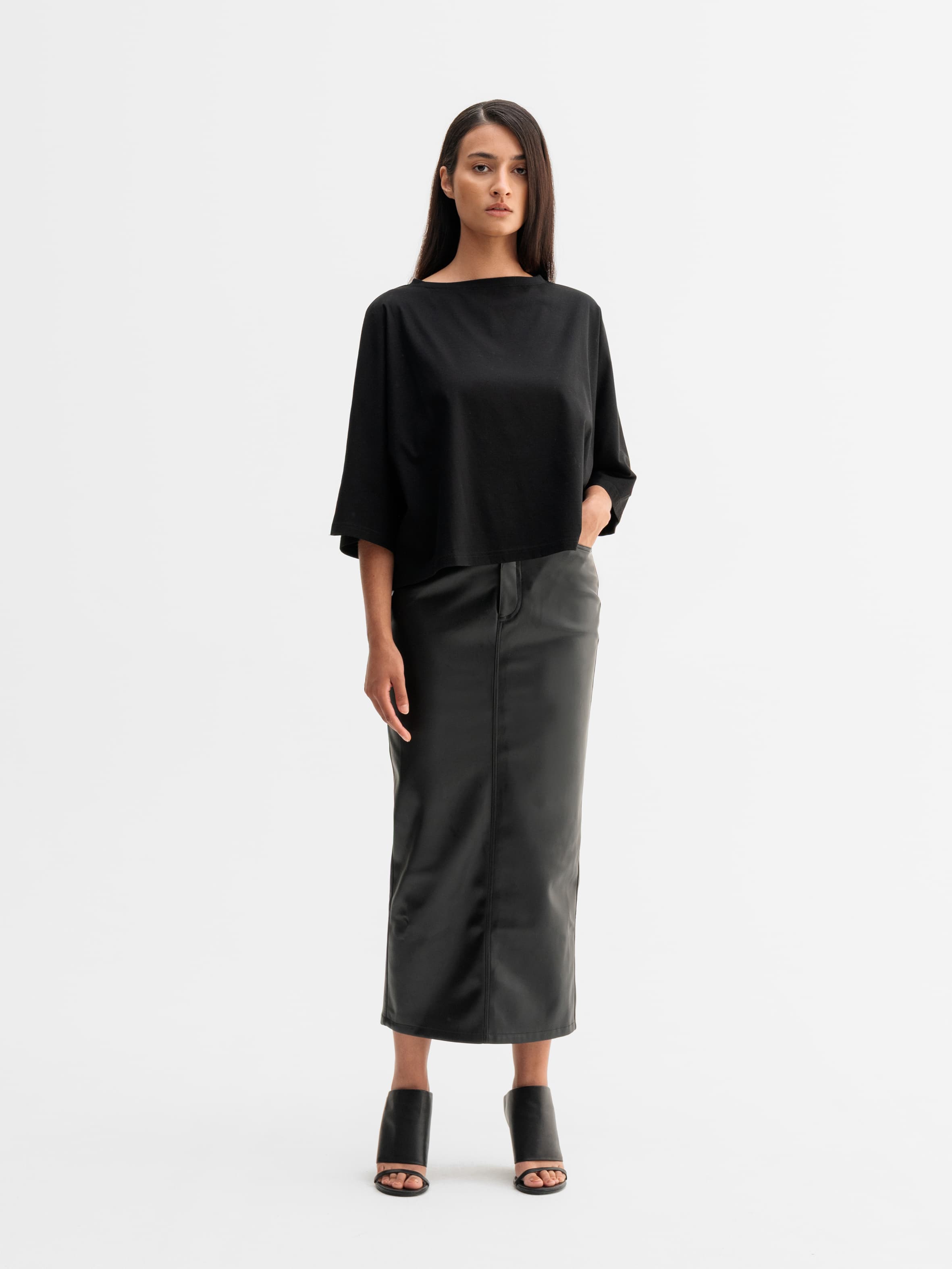Mika PU leather skirt black