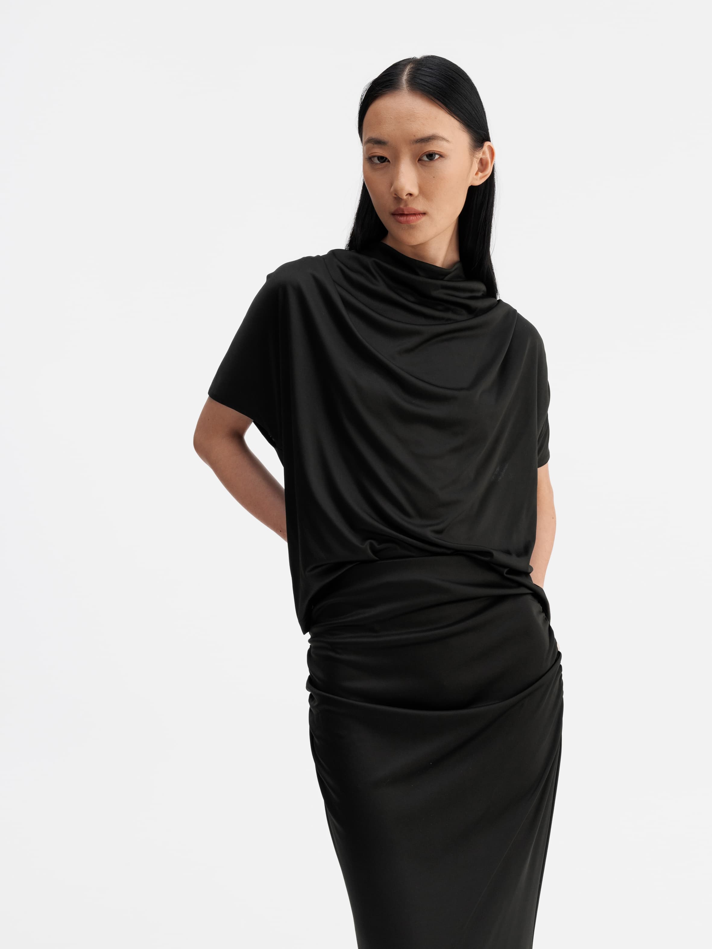 Model wearing Ahlvar Gallery Milly jersey top black