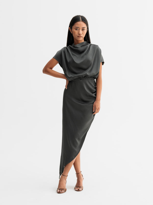 Model wearing Ahlvar Gallery Minou dress in Dark grey