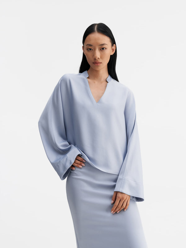 Nina v-neck blouse denim blue