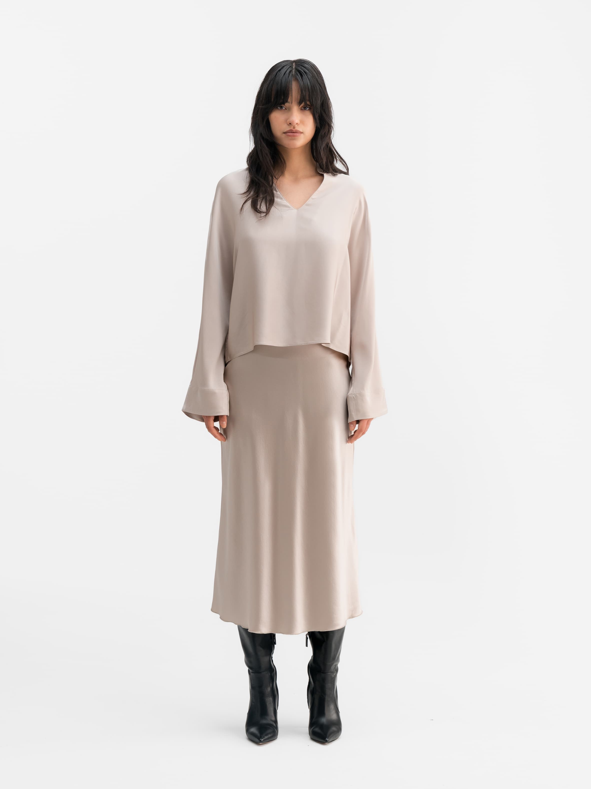 Nina v-neck silk blouse greige