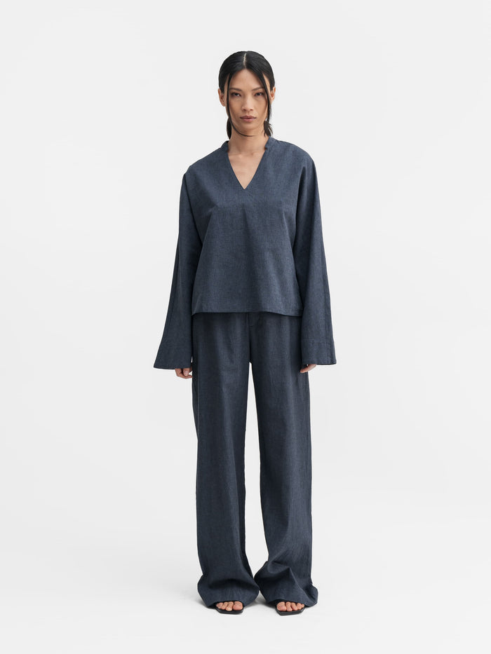 ahlvar Nina v-neck linen blouse blue grey