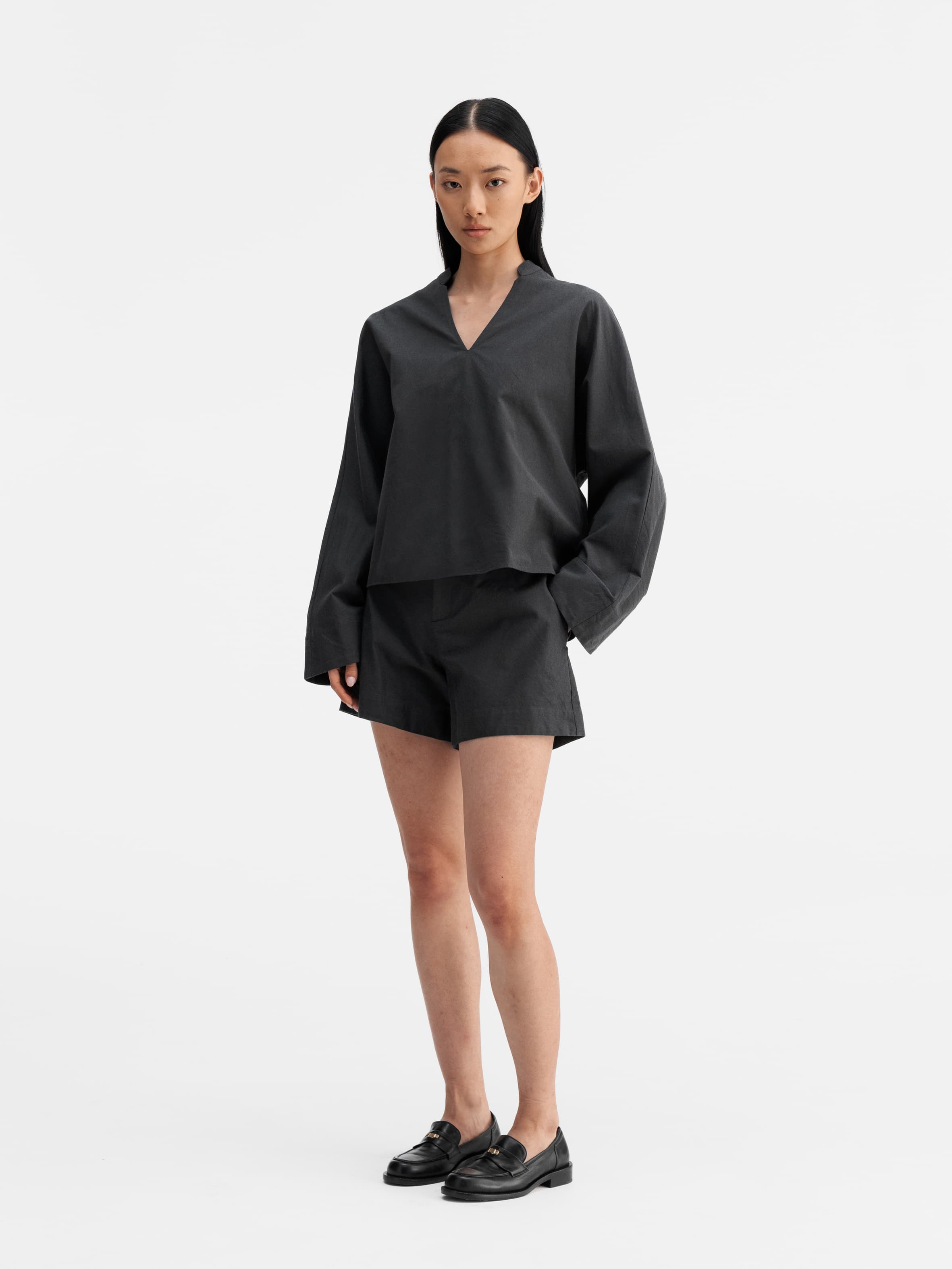 Nina v-neck oxford blouse dark grey