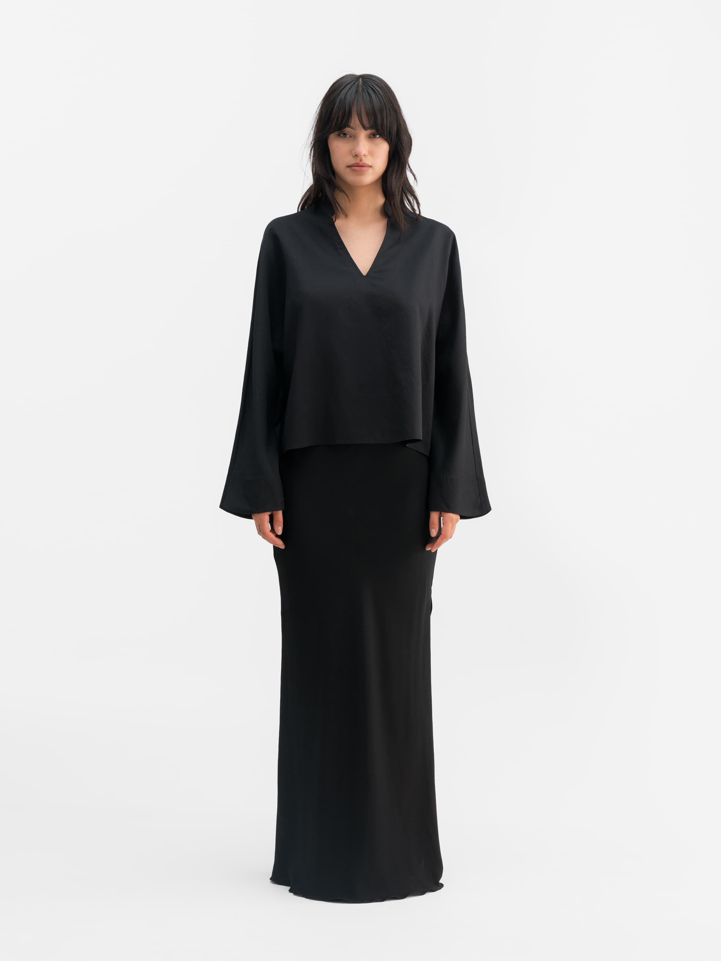 Nina v-neck wool blouse black