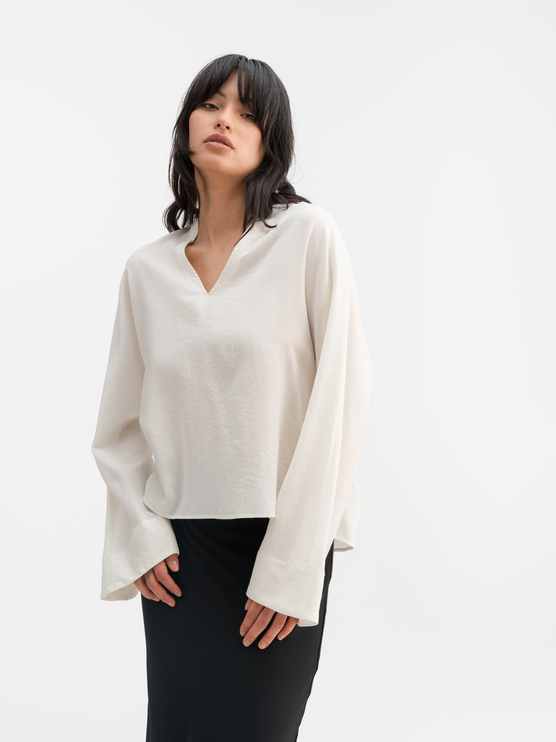 Nina v-neck wool blouse off-white