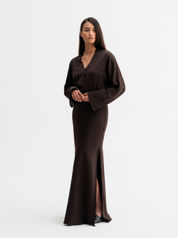 Model wearing Ahlvar Gallery Niva dress in Dark brown