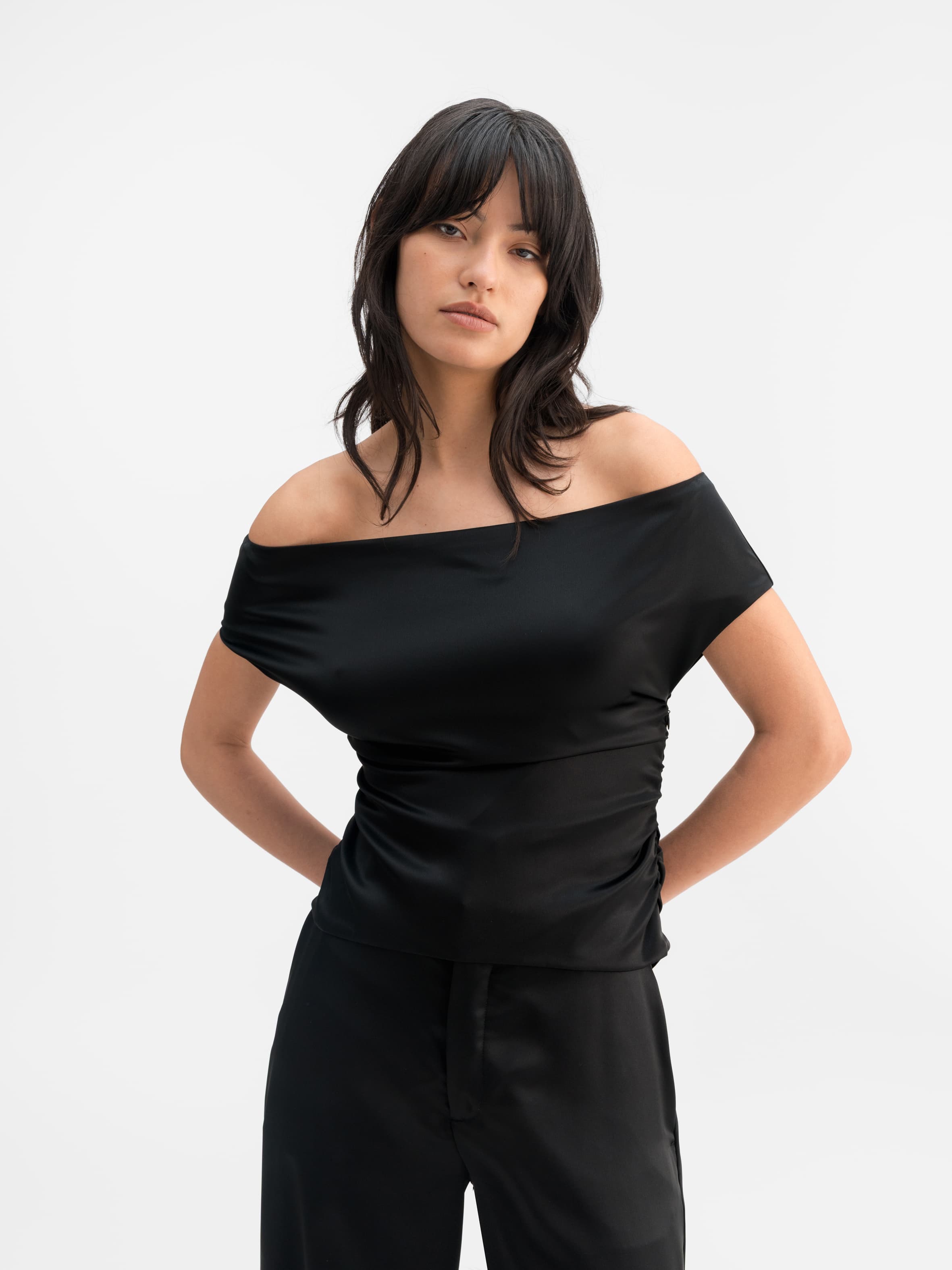 Nola satin top black