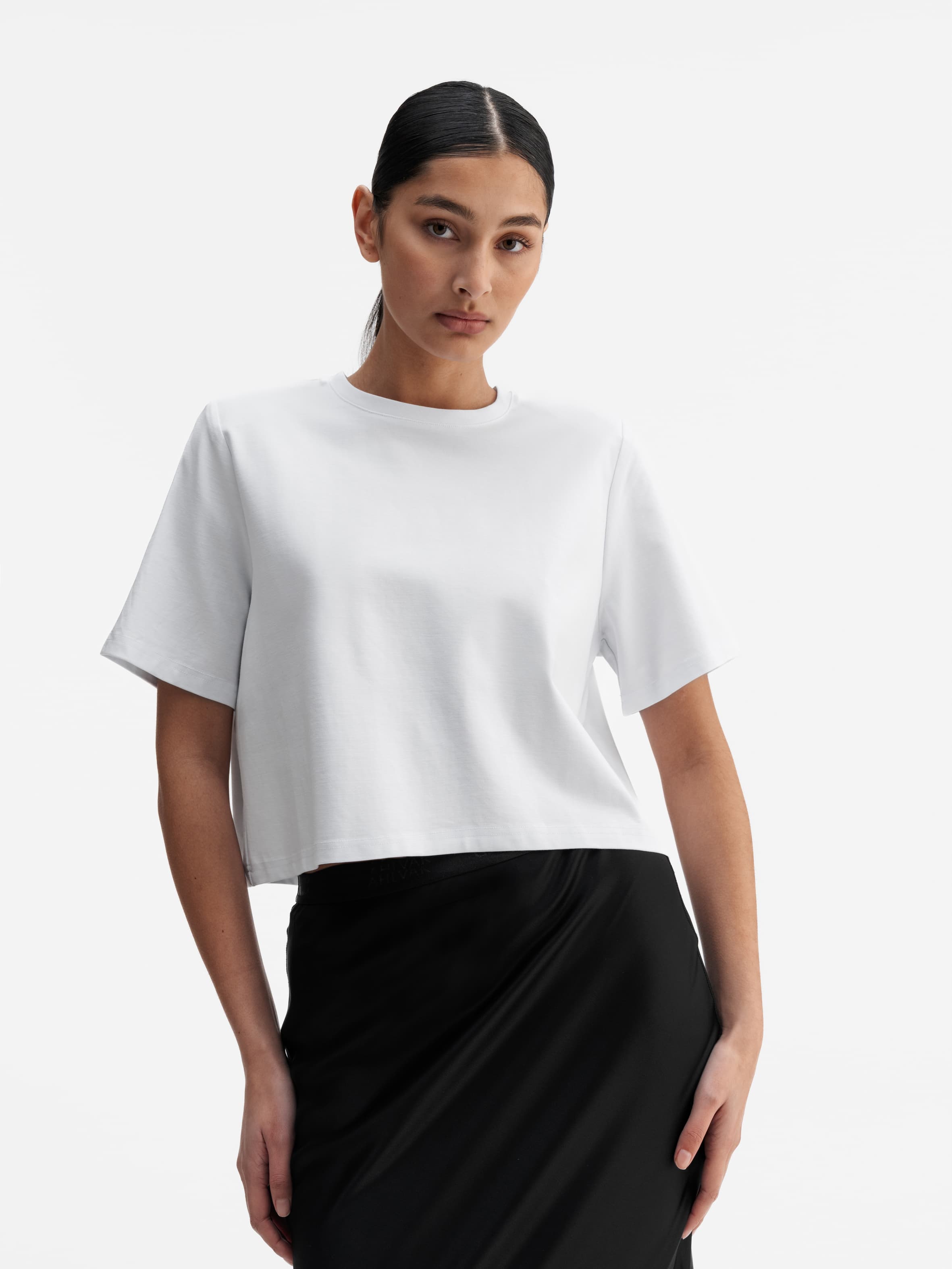 Model wearing Ahlvar Gallery Okaya cropped tee white