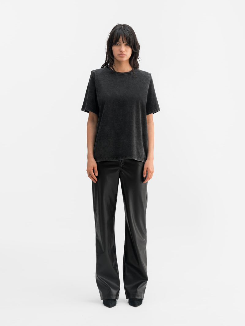 Okaya tee washed black