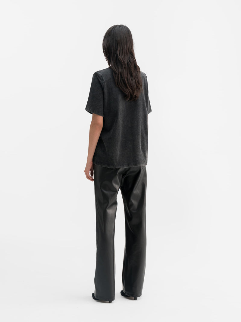 Okaya tee washed black