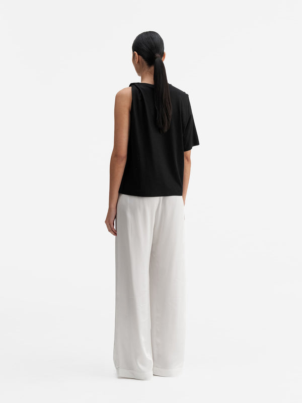 Back view of Ahlvar Gallery Oki twisted tee black