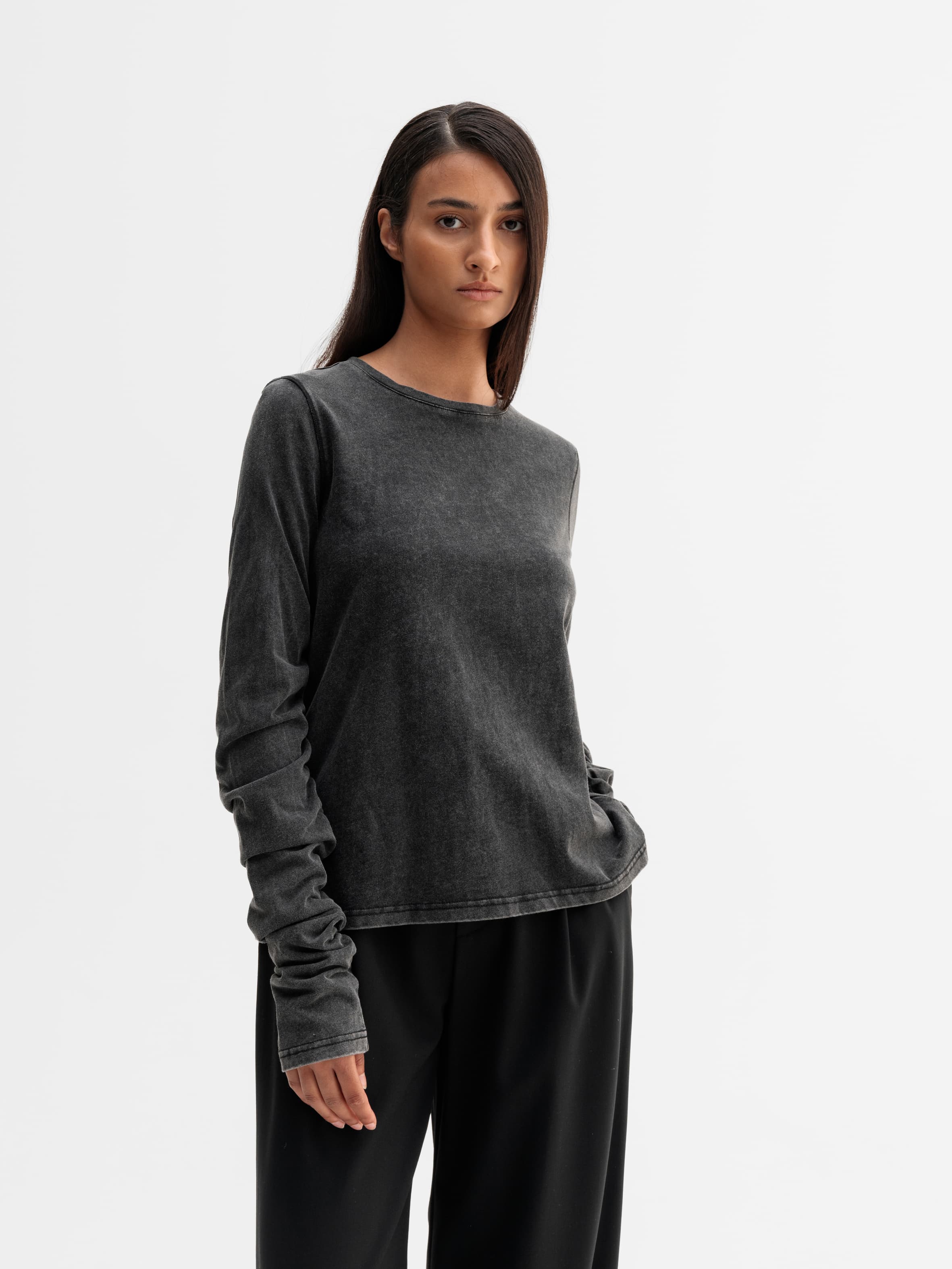 Ona LS tee washed black