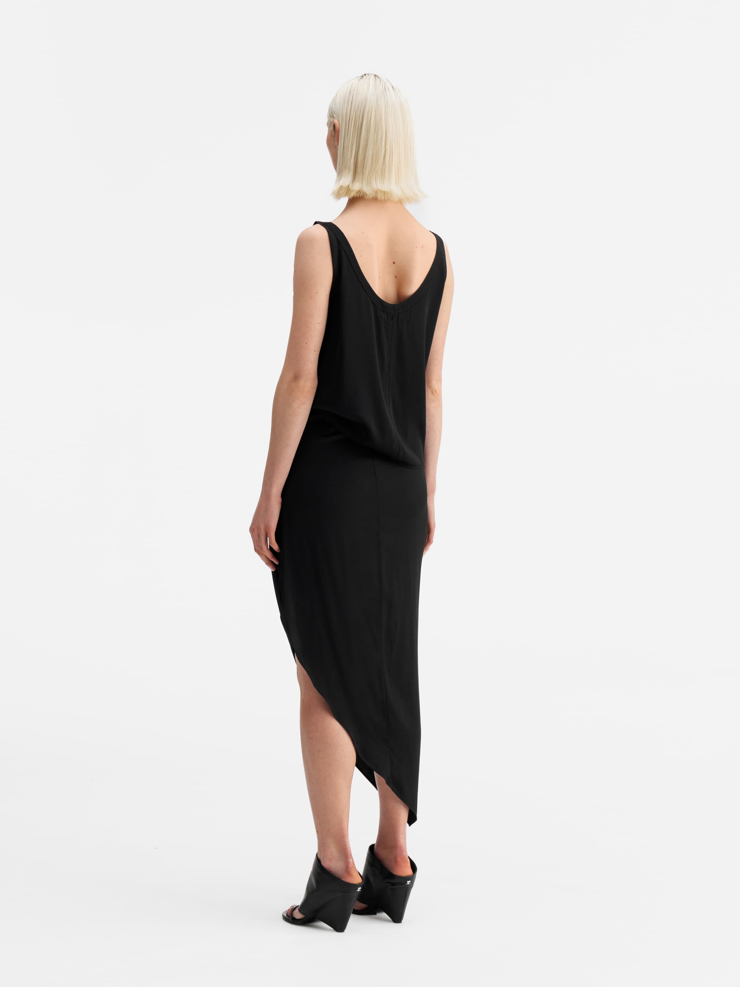 Back view of Ahlvar Gallery Shin silk tank black