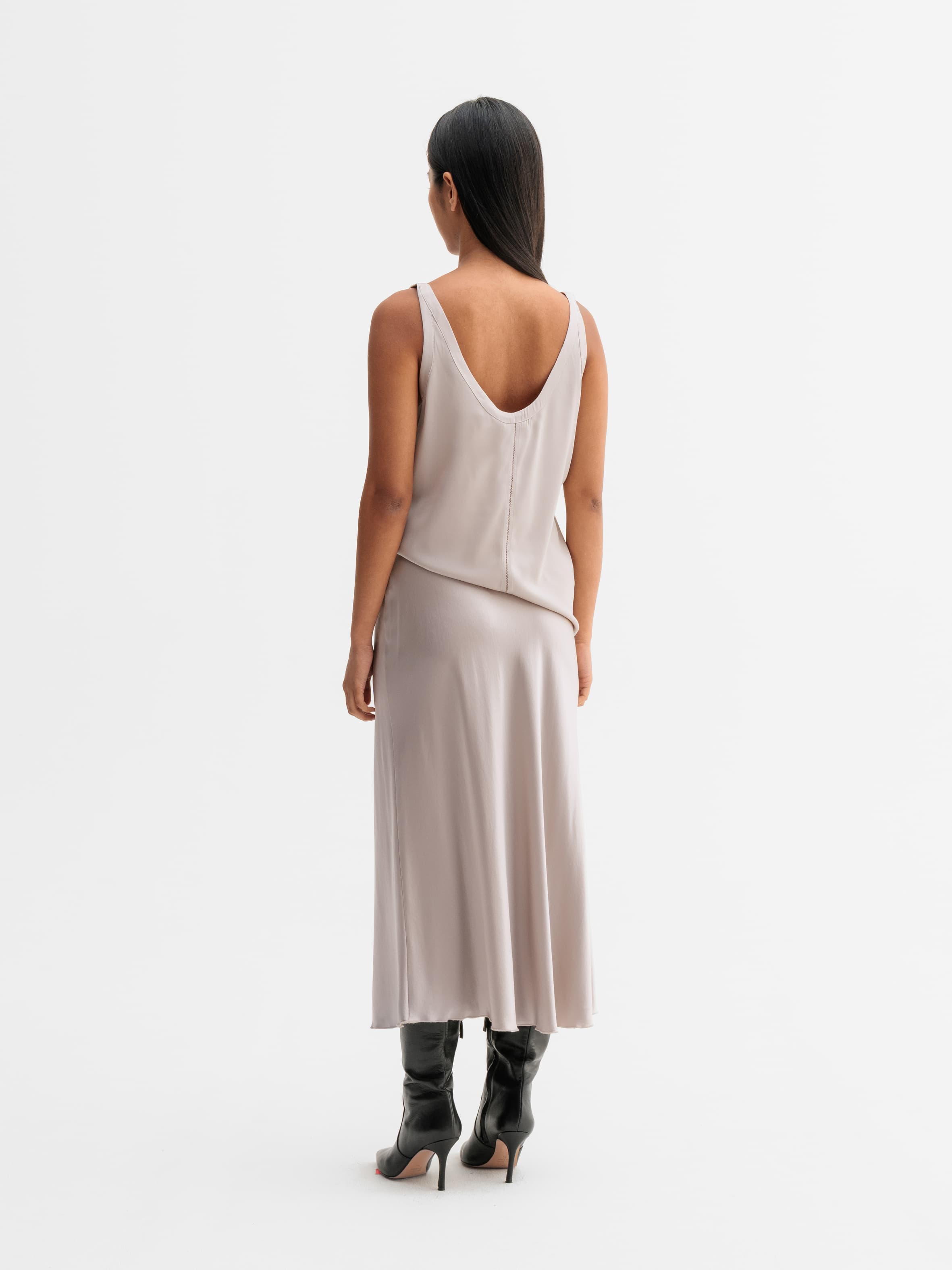 Back view of Ahlvar Gallery Shin silk tank in Greige