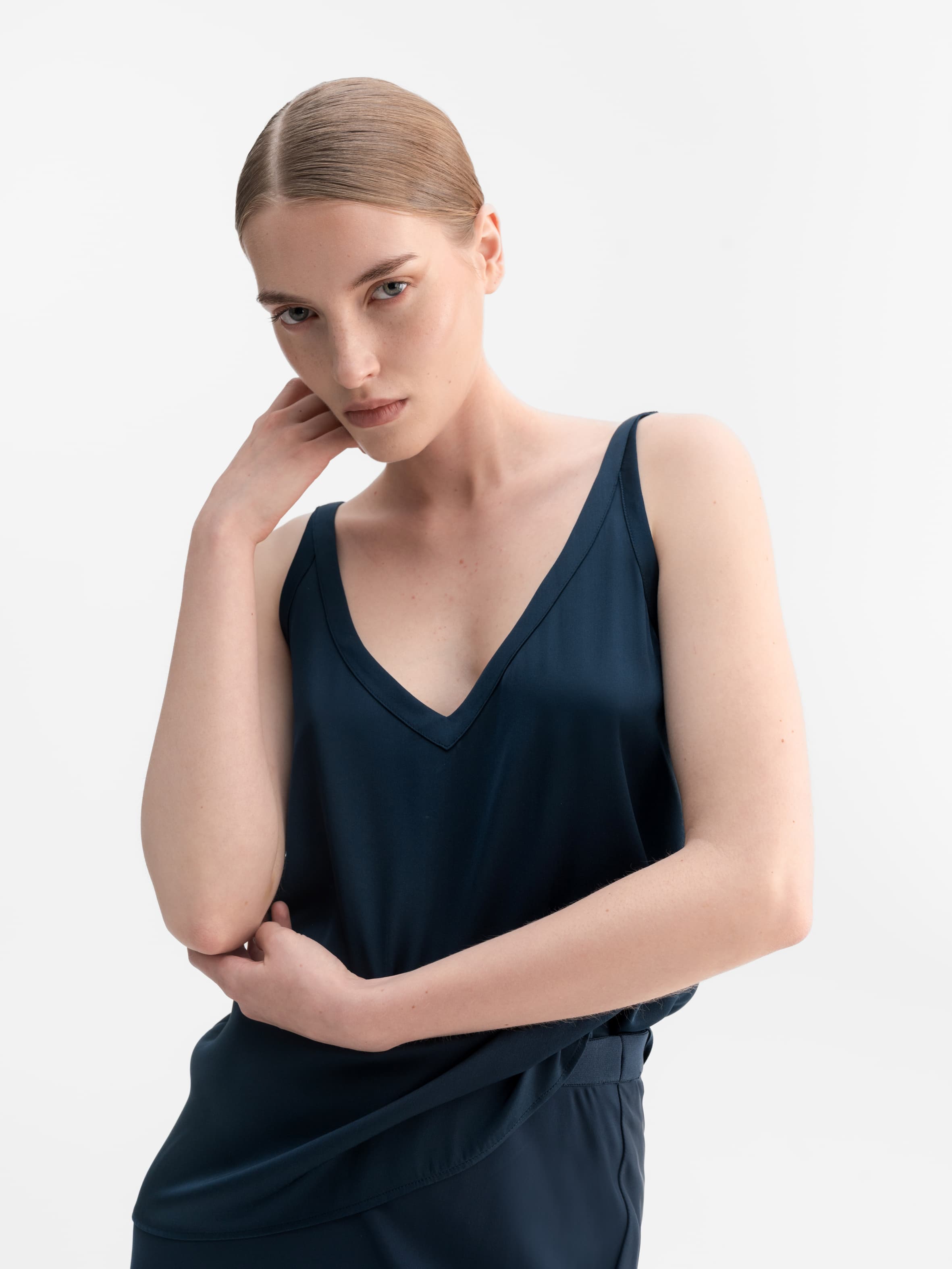 Shin silk tank midnight blue