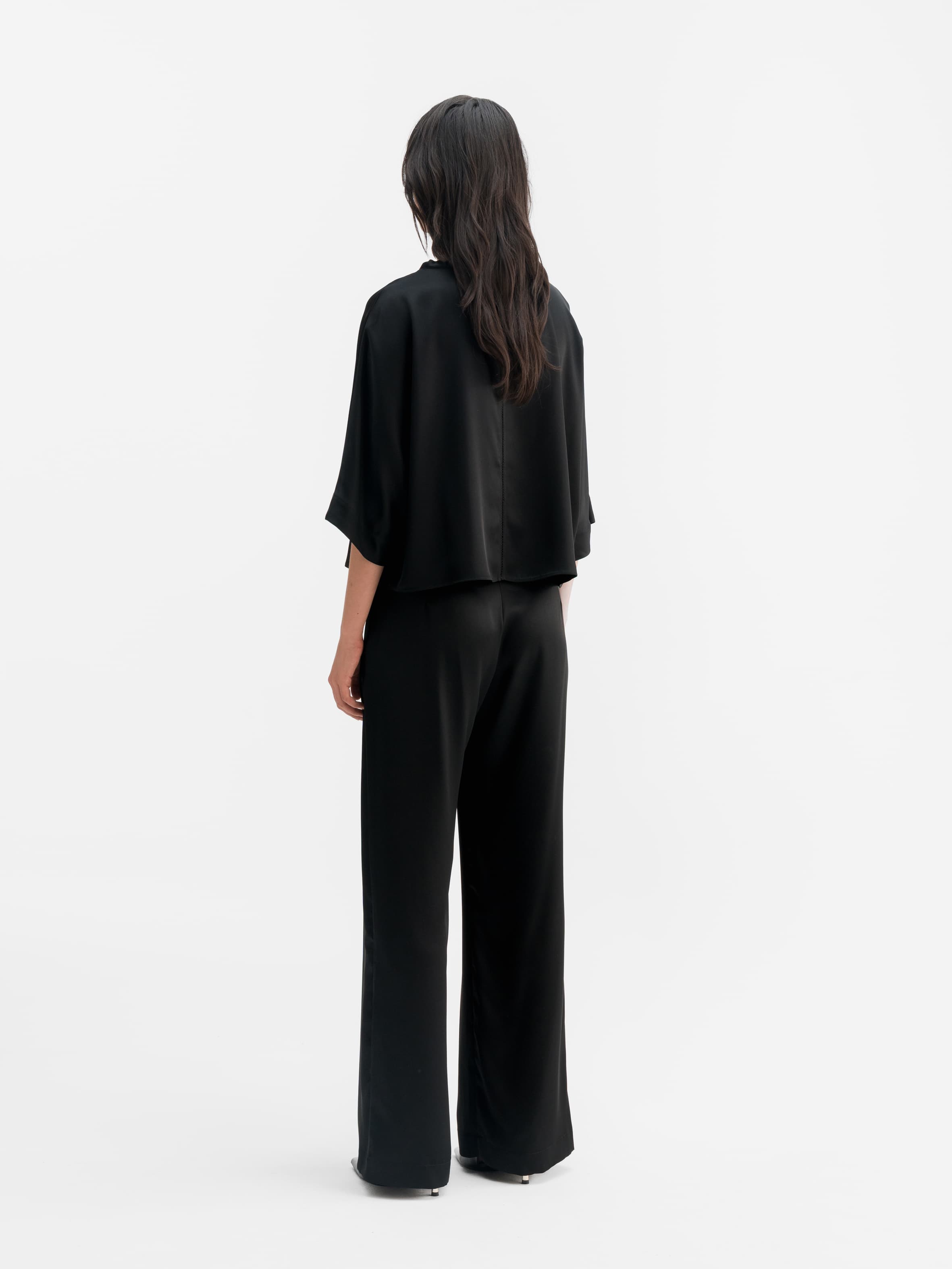 Thea satin tee black