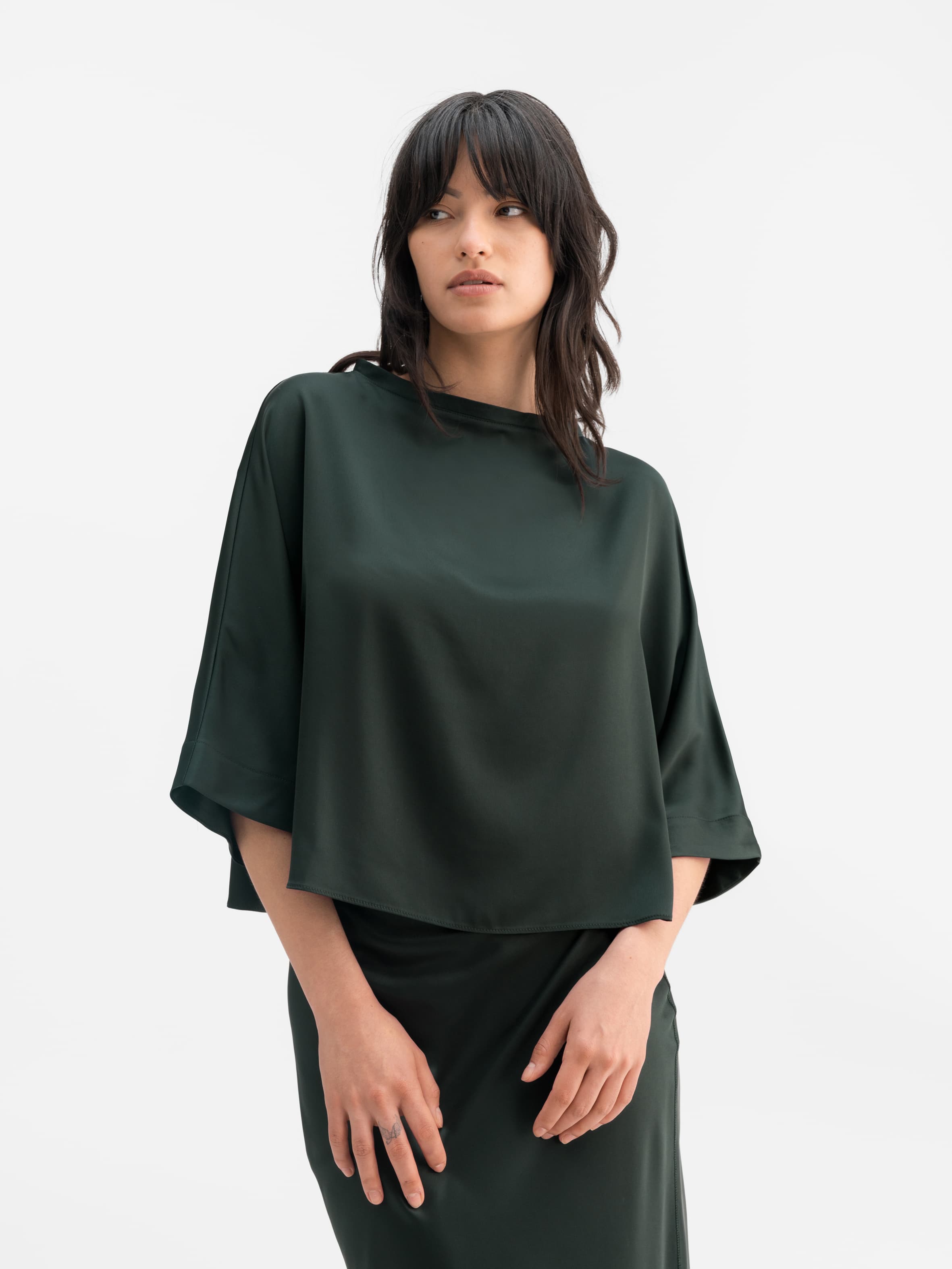 Thea satin tee deep forest