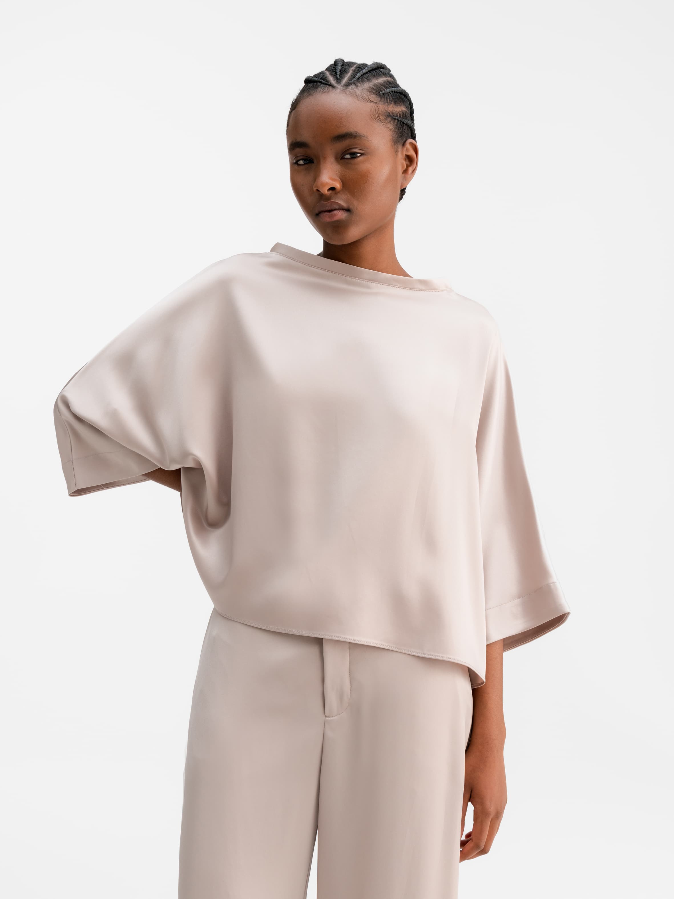 Thea satin tee greige