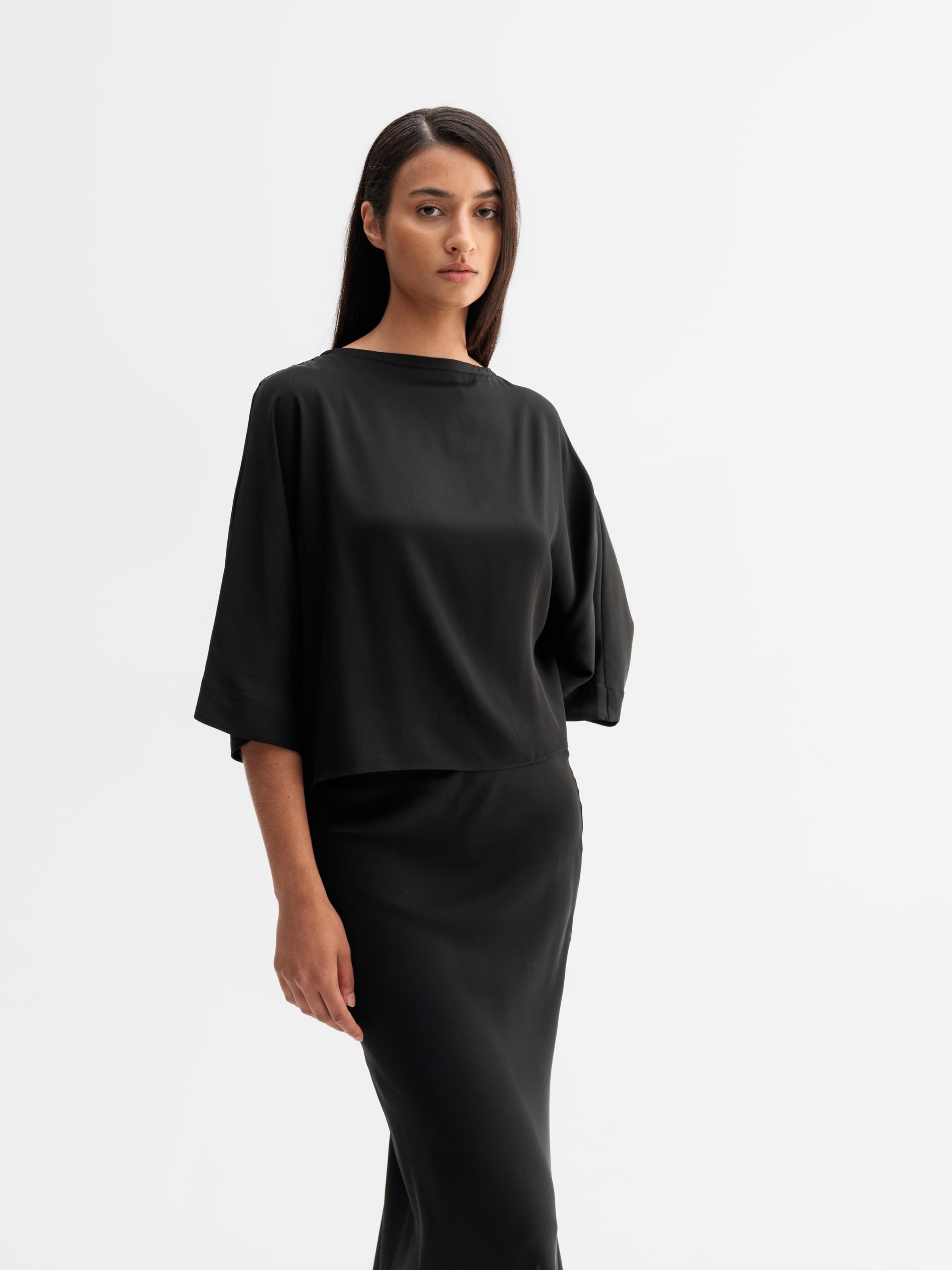Thea silk tee black