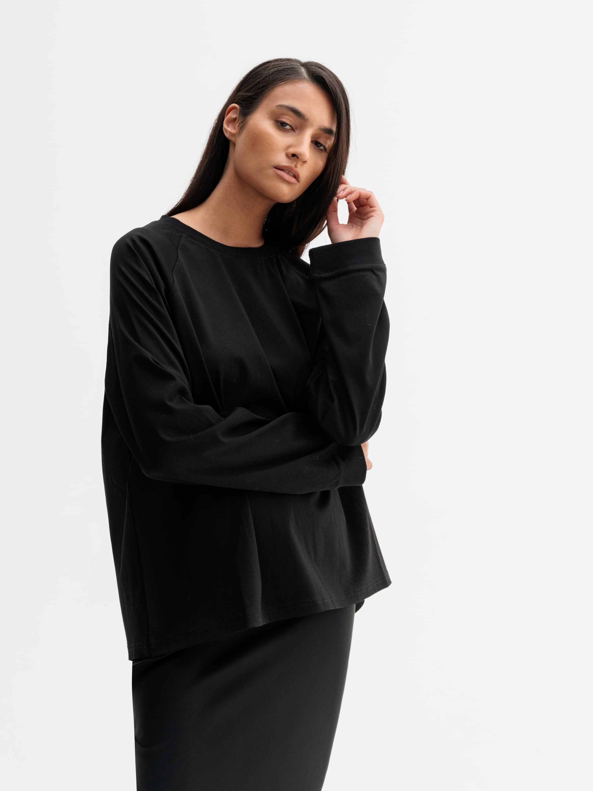 Model wearing Ahlvar Gallery Thelma LS tee in Black