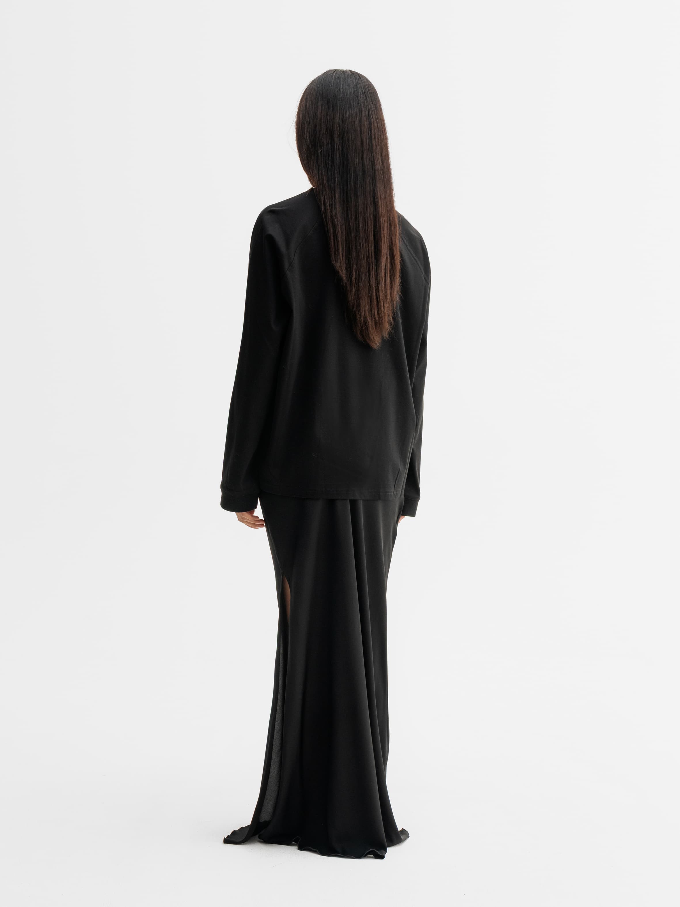 Back view of Ahlvar Gallery Thelma LS tee in Black