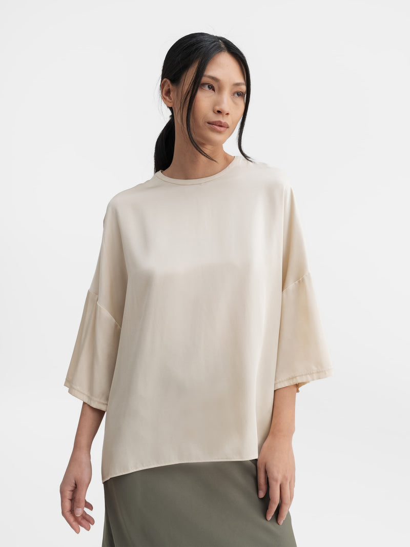 Thess silk tee cream