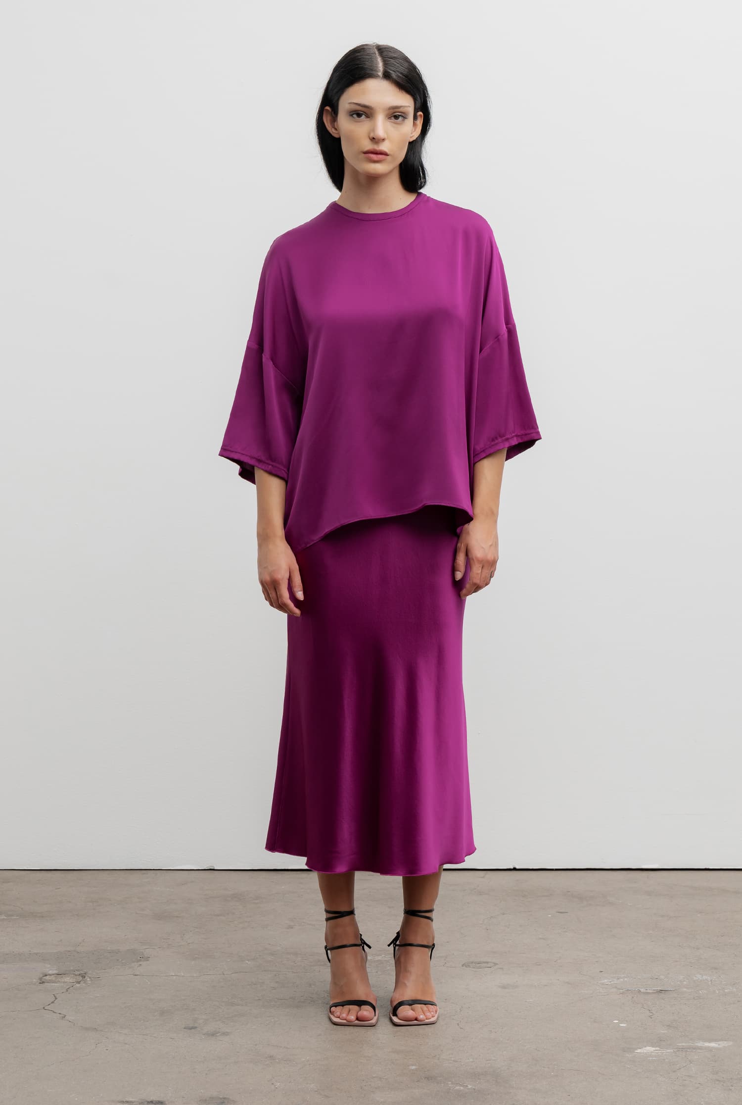 Thess silk tee light berry