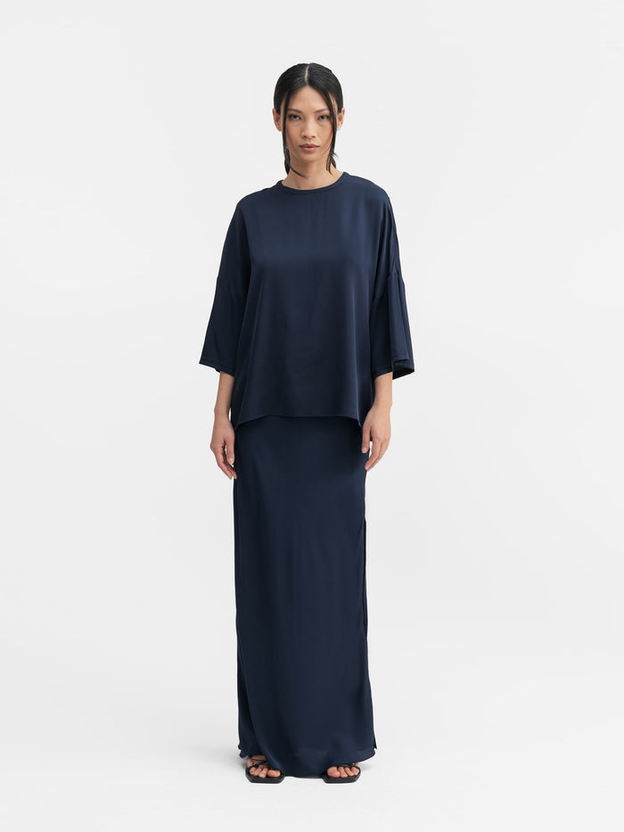 ahlvar Thess silk tee midnight blue