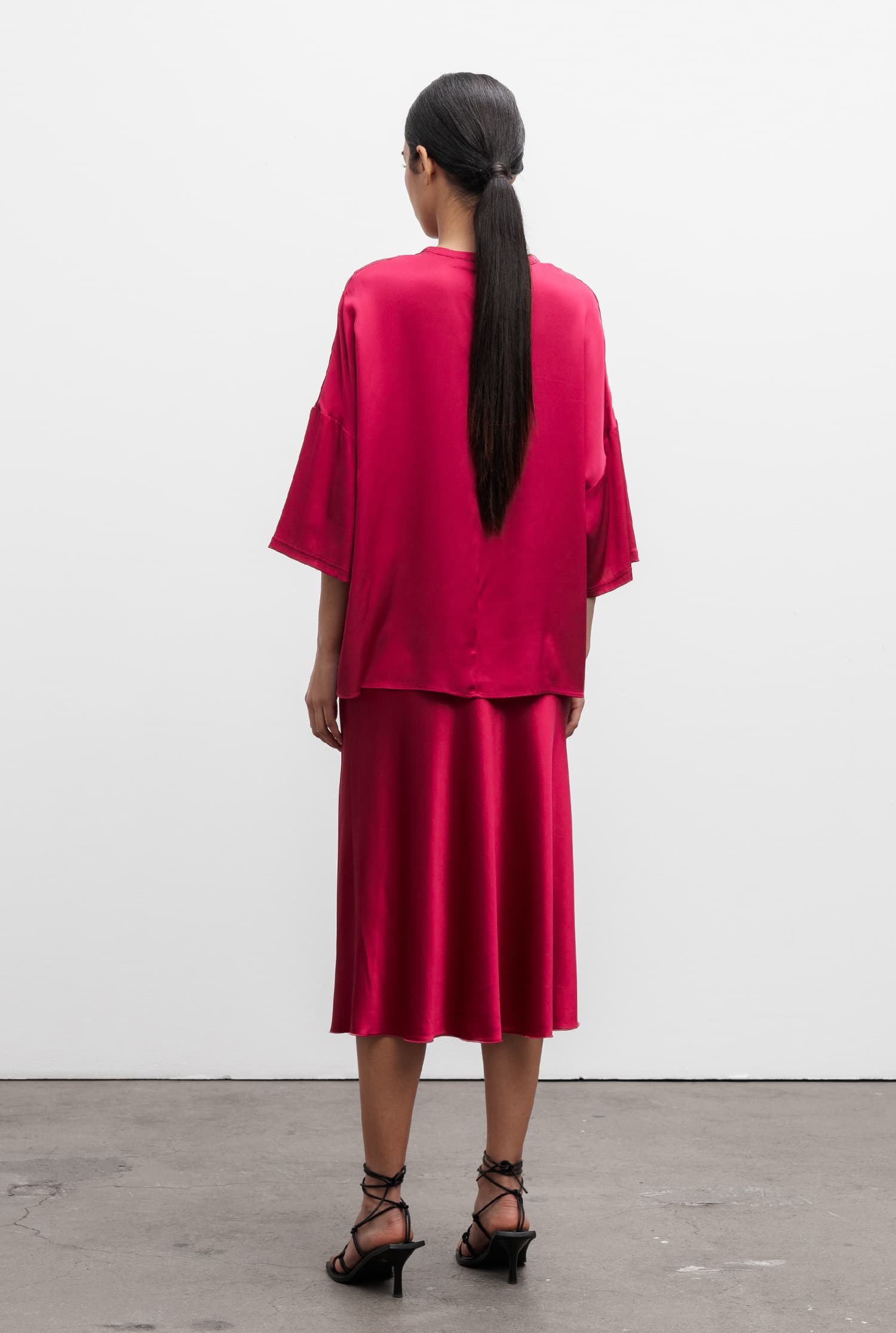 Thess silk tee raspberry