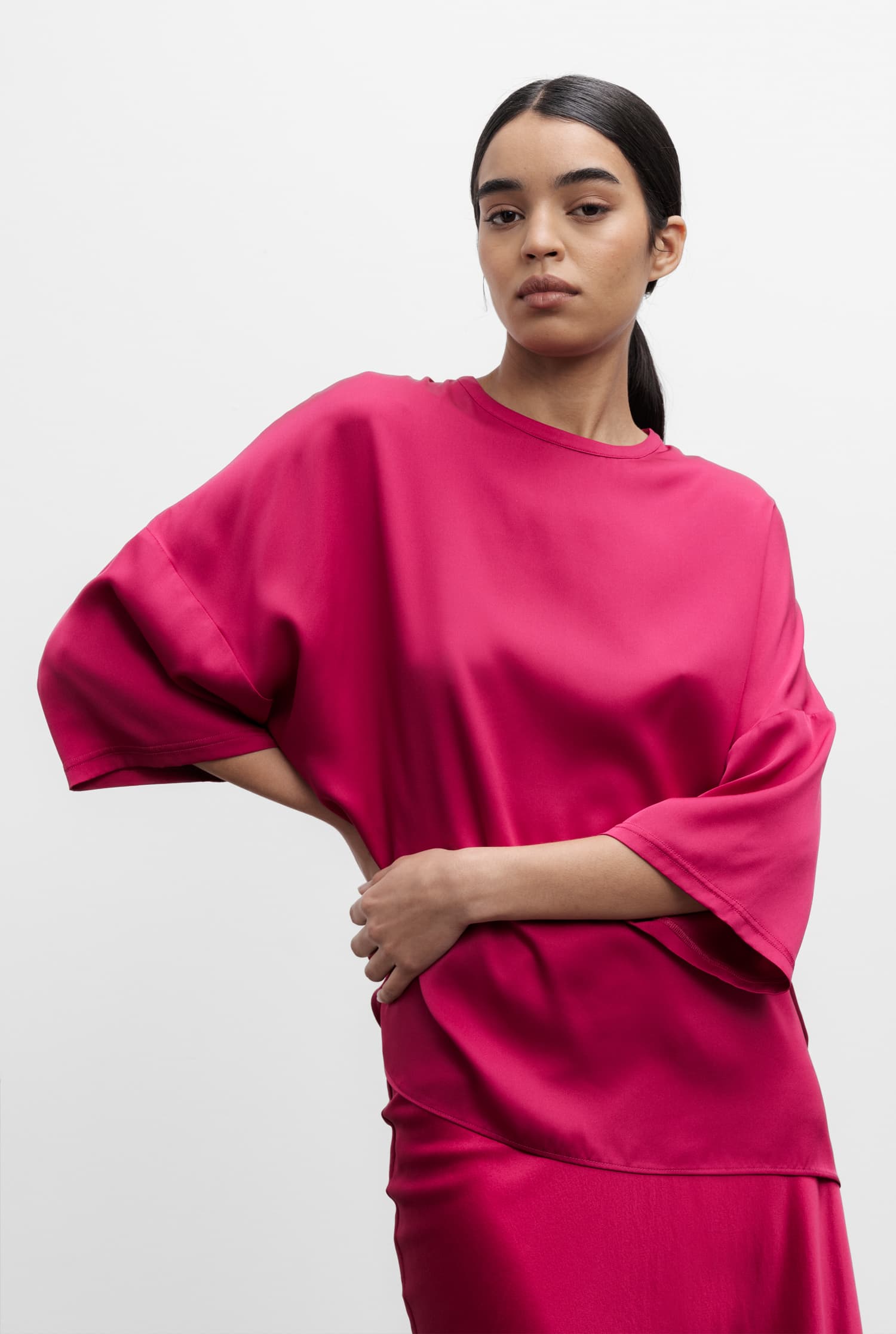 Thess silk tee raspberry