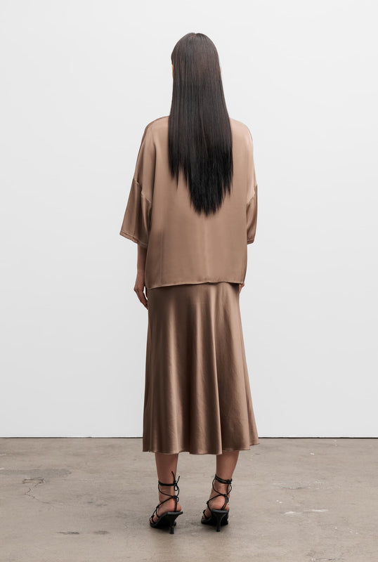Thess silk tee sand