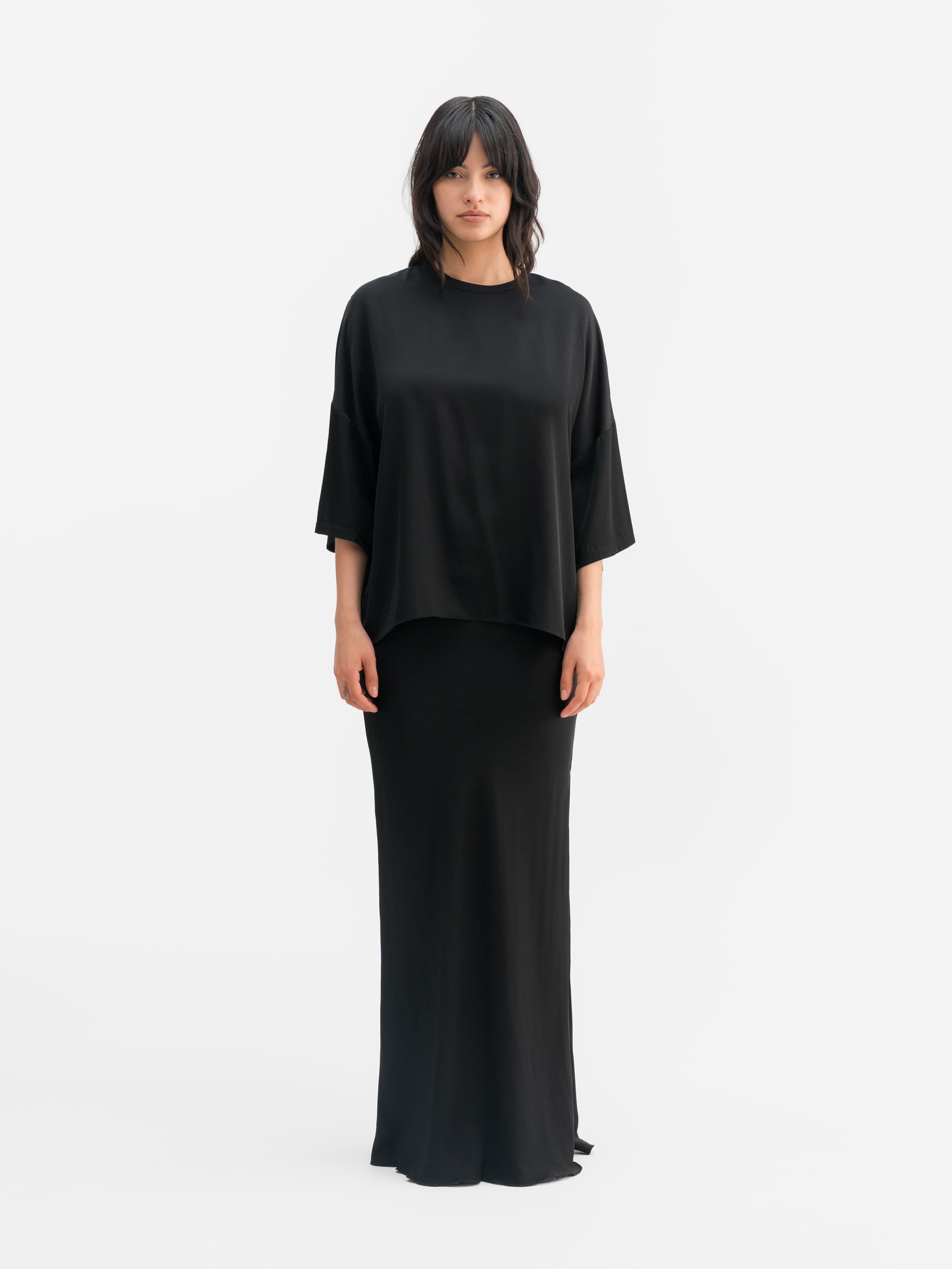 Thess silk tee black