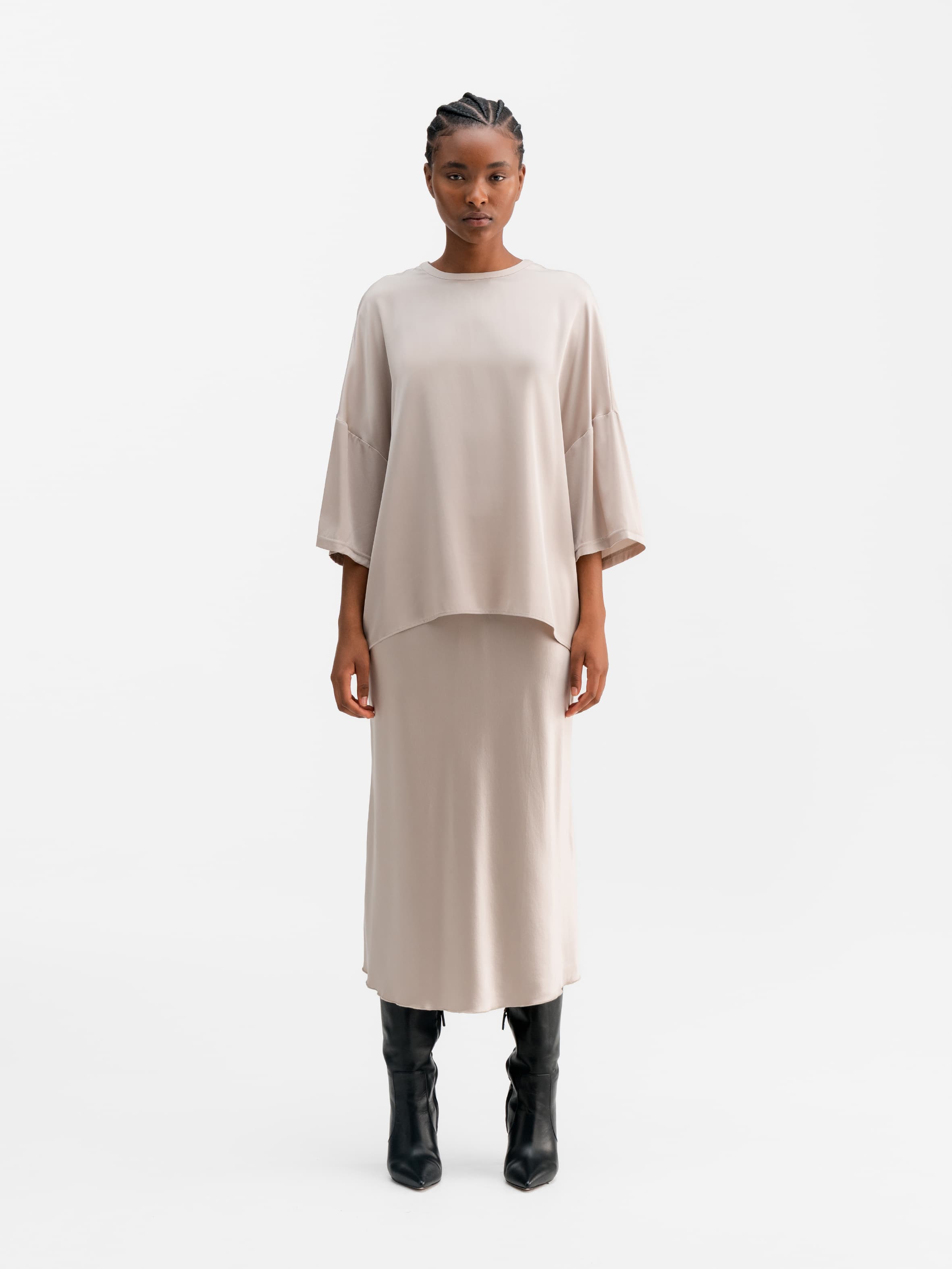 Thess silk tee greige