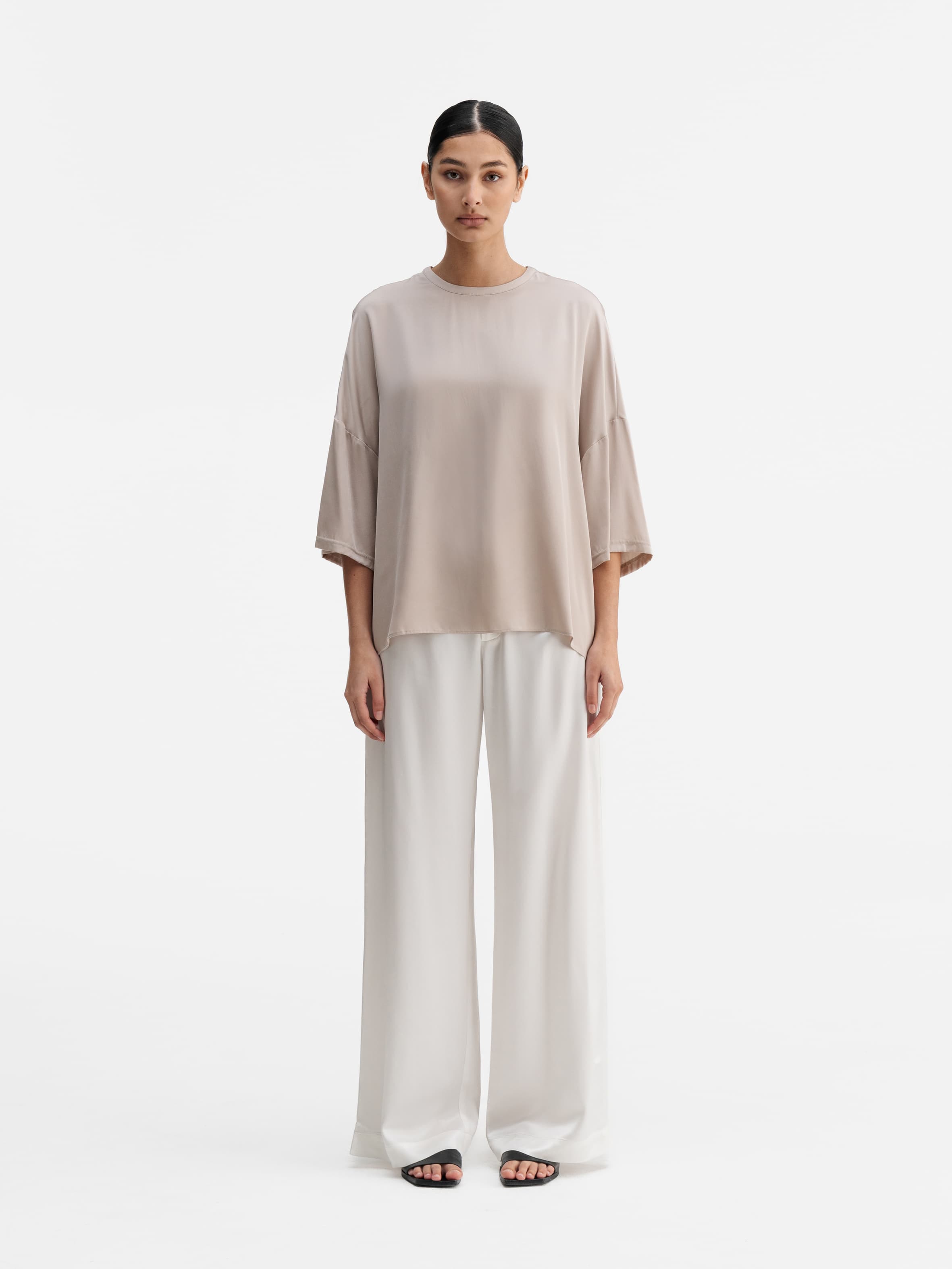 Thess silk tee greige
